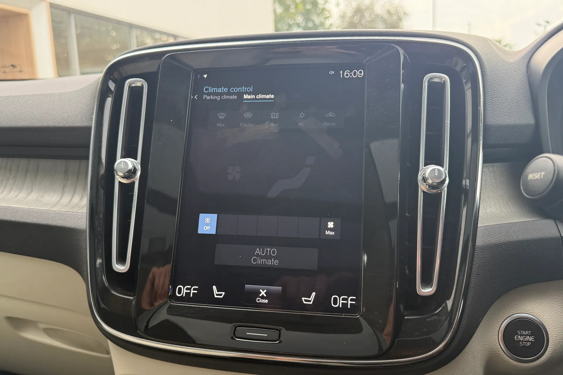 Volvo XC40 thumbnail image number 37