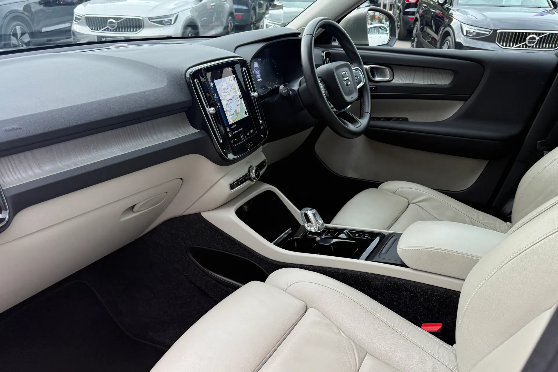 Volvo XC40 thumbnail image number 27