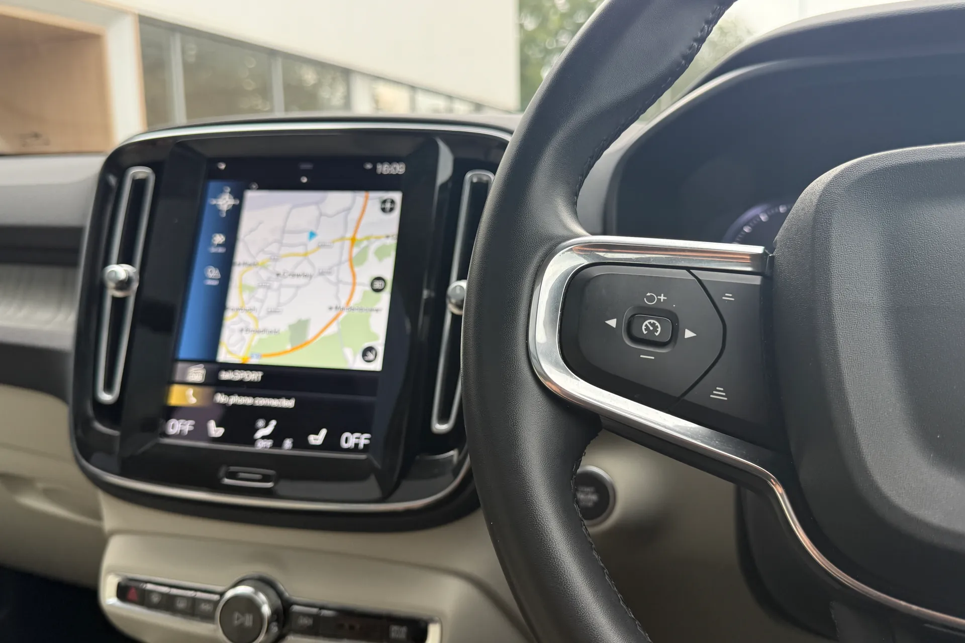 Volvo XC40 thumbnail image number 35