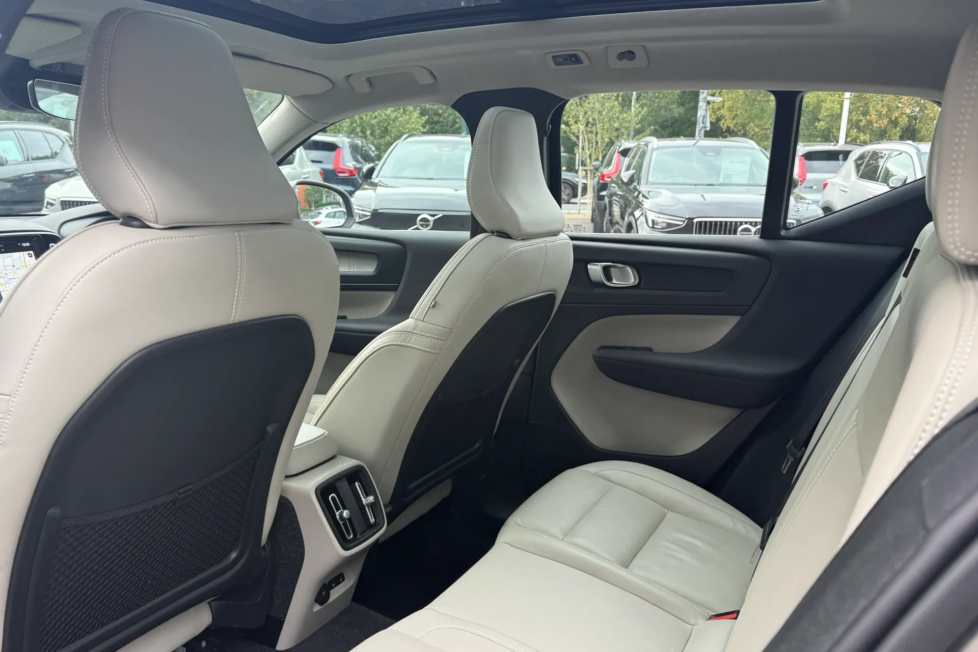 Volvo XC40 thumbnail image number 29