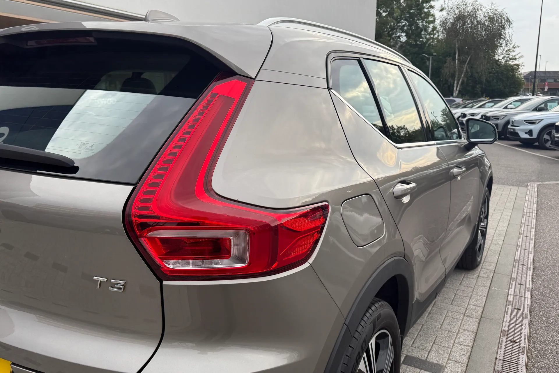 Volvo XC40 thumbnail image number 17