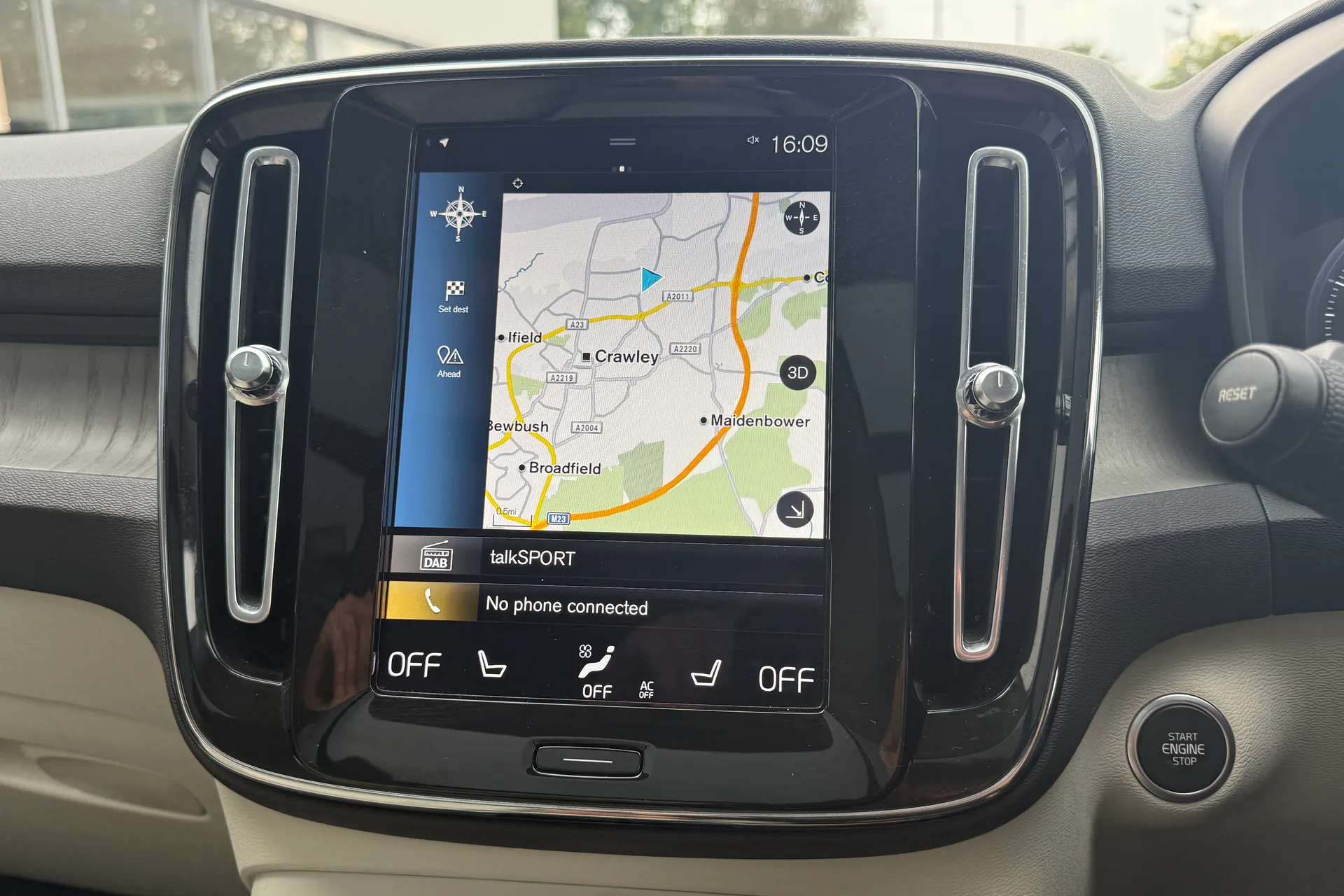Volvo XC40 thumbnail image number 5