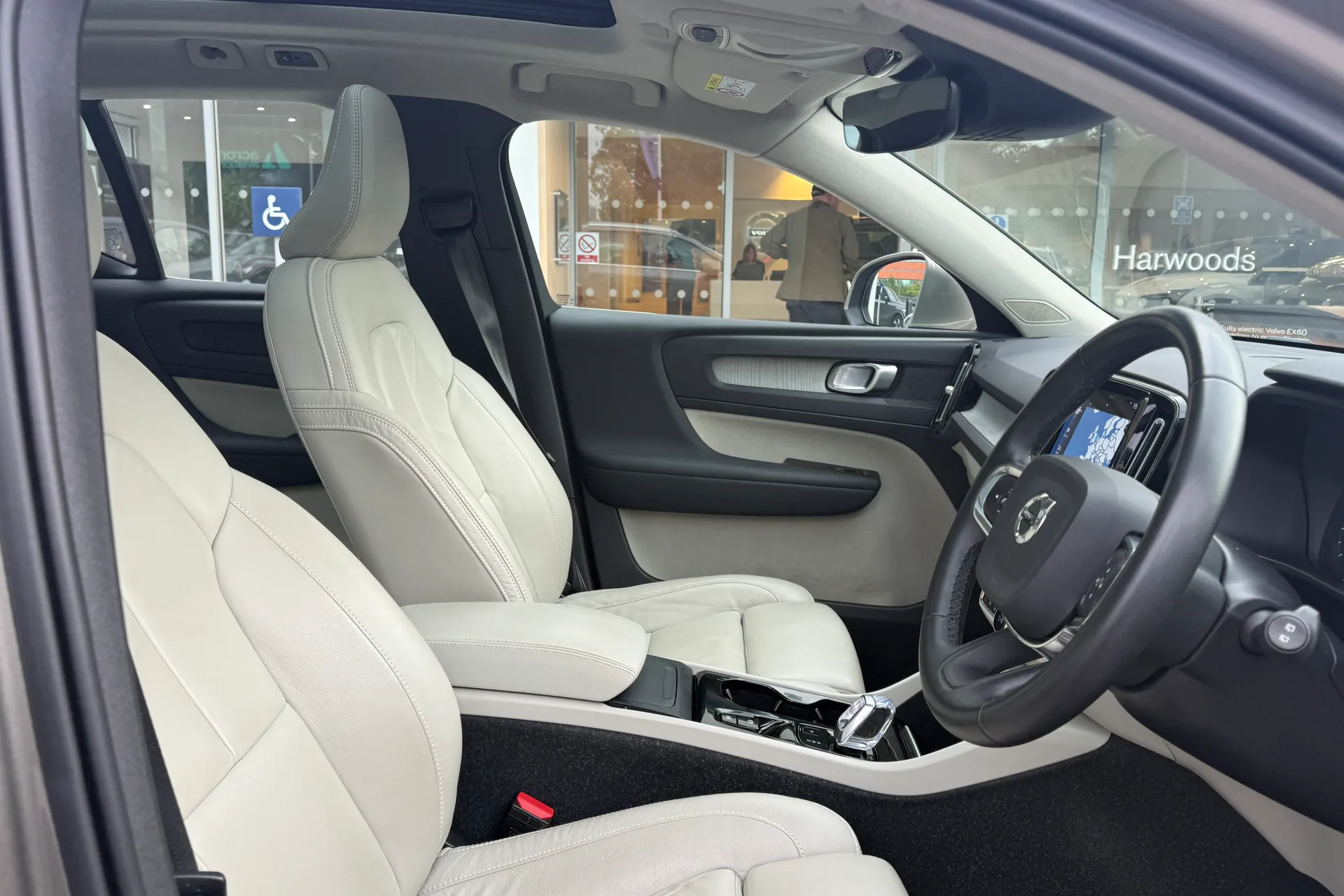 Volvo XC40 thumbnail image number 26