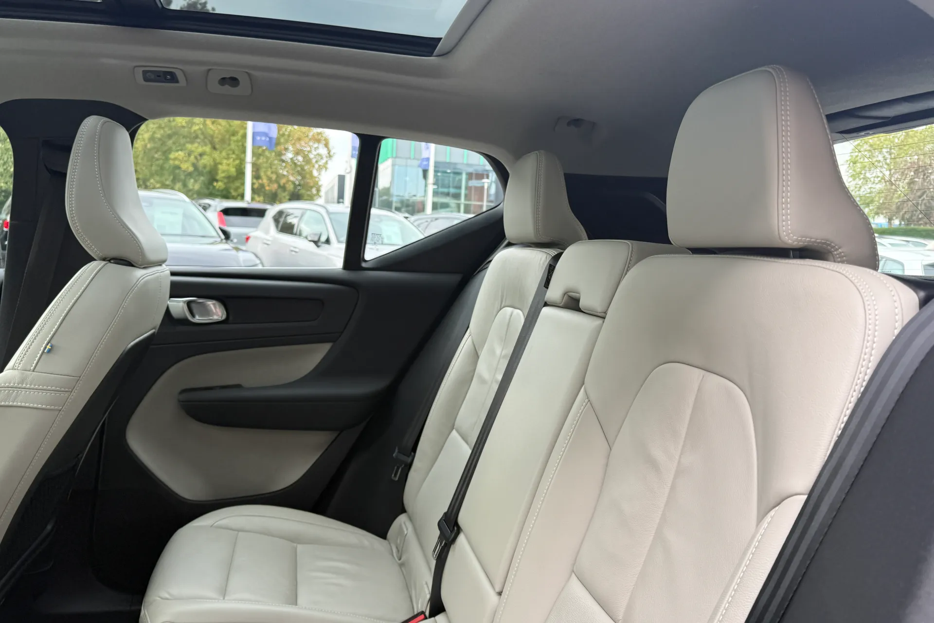 Volvo XC40 thumbnail image number 30
