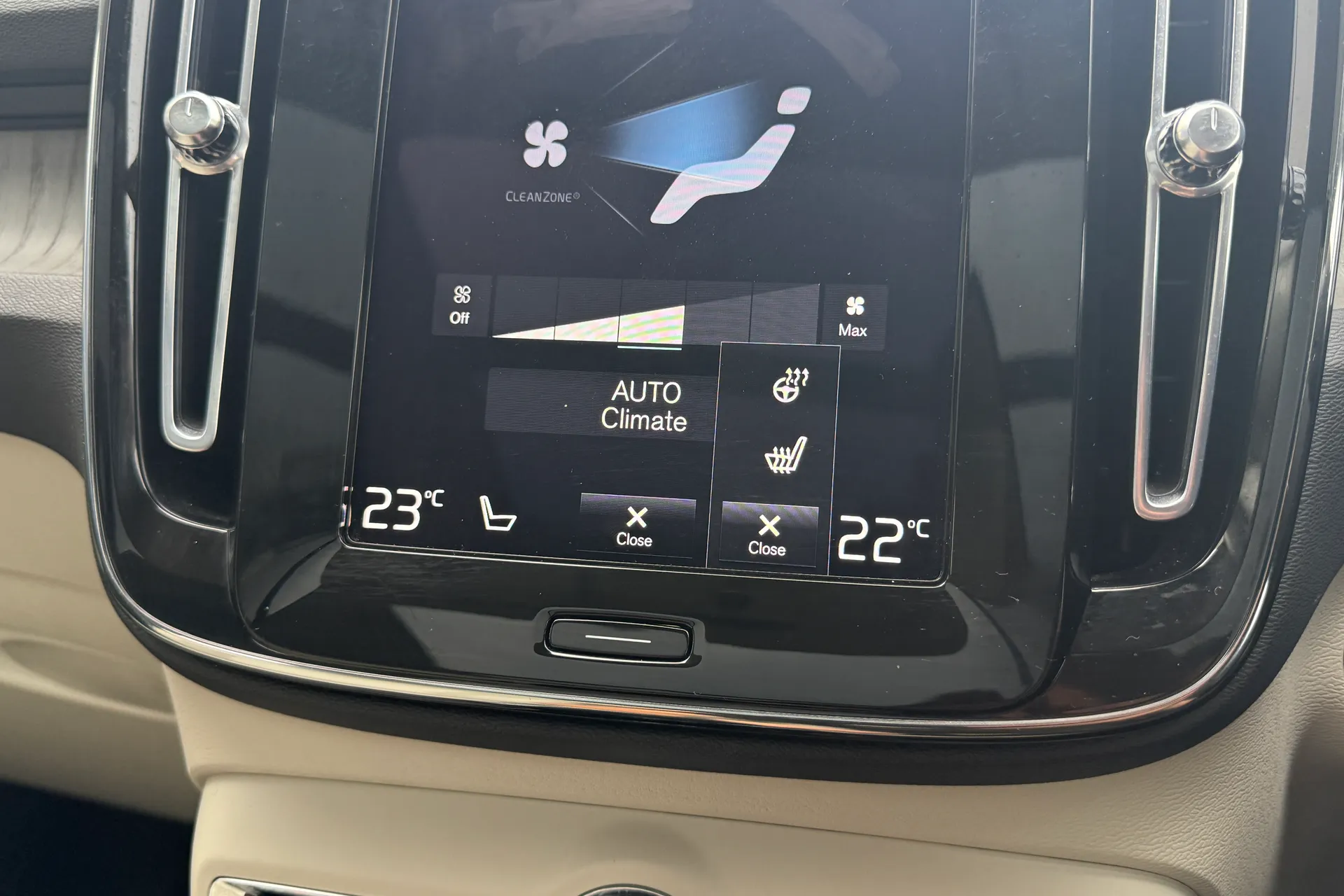 Volvo XC40 thumbnail image number 38