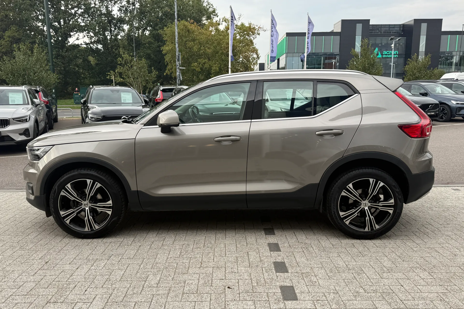 Volvo XC40 thumbnail image number 11