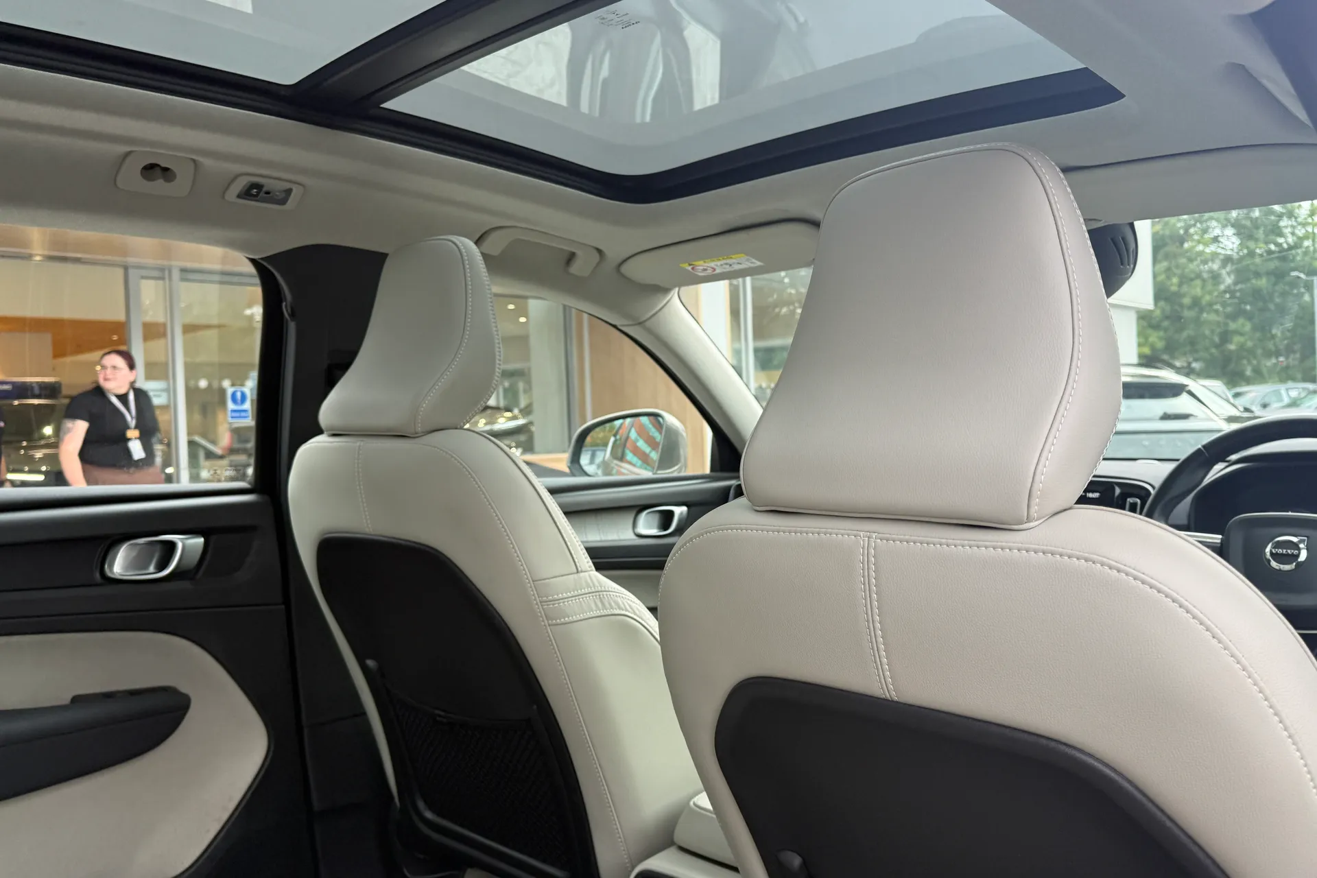 Volvo XC40 thumbnail image number 24