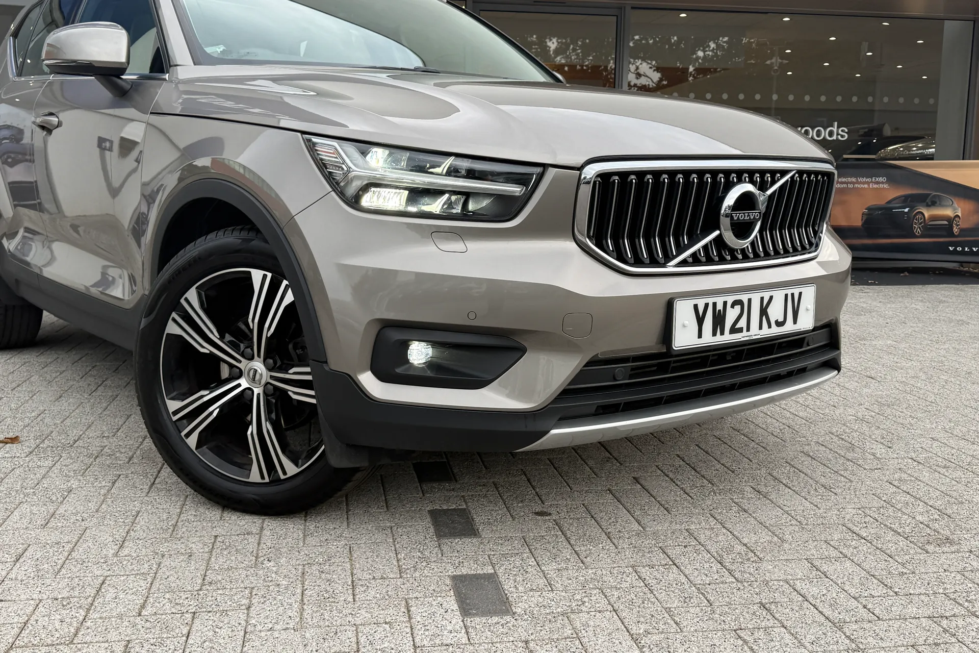 Volvo XC40 thumbnail image number 7