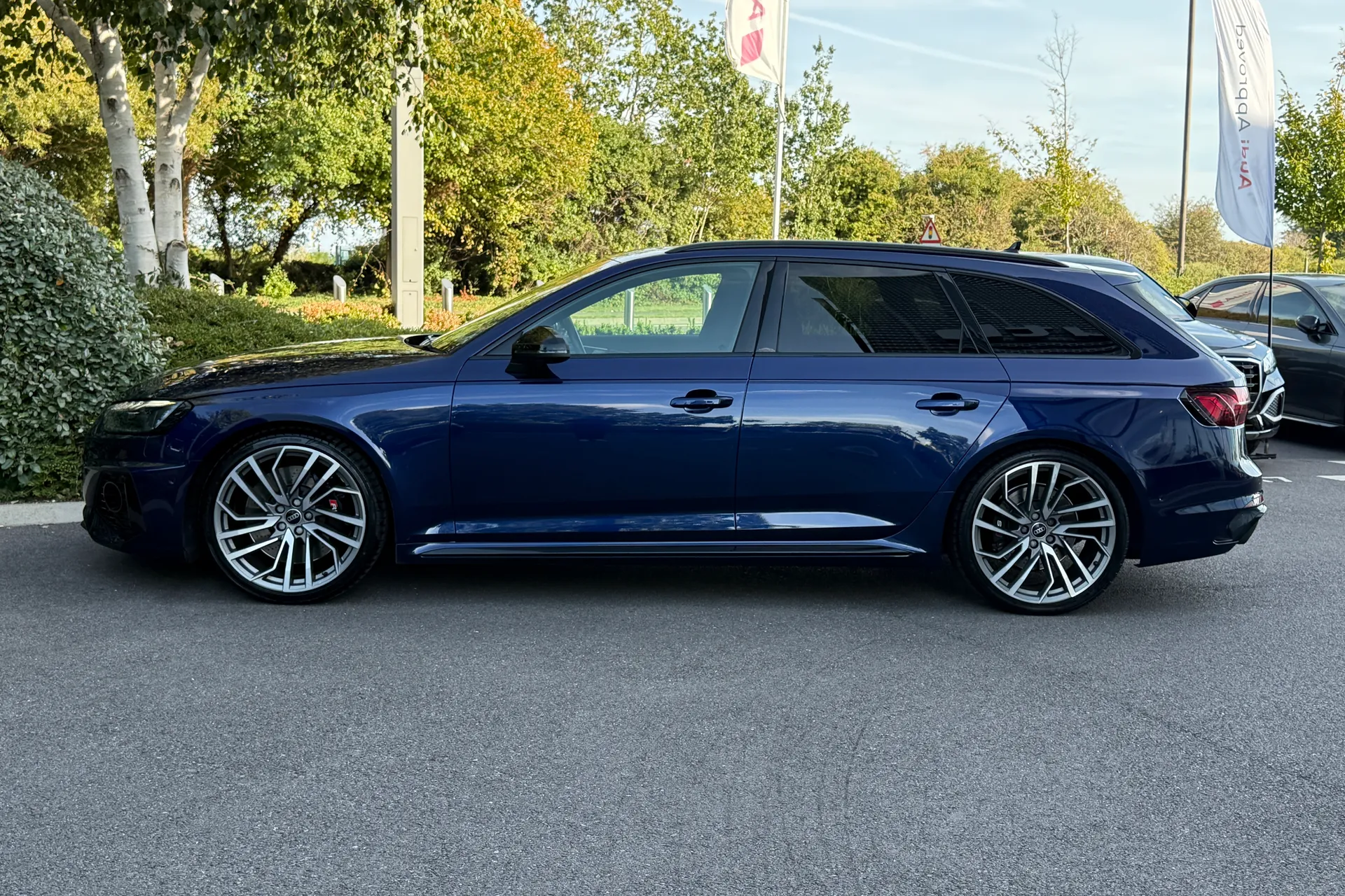 Audi RS4 thumbnail image number 13