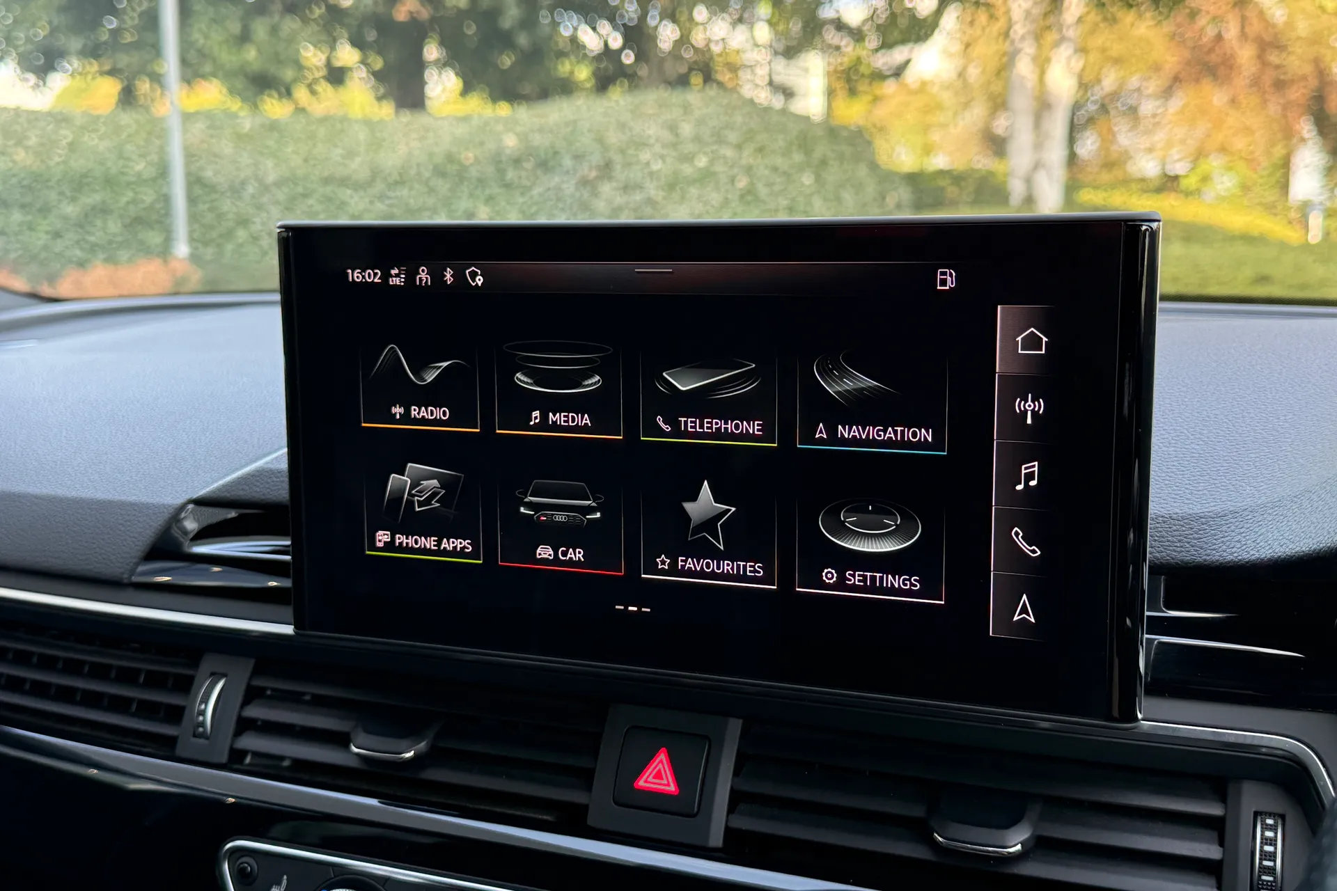 Audi RS4 thumbnail image number 35