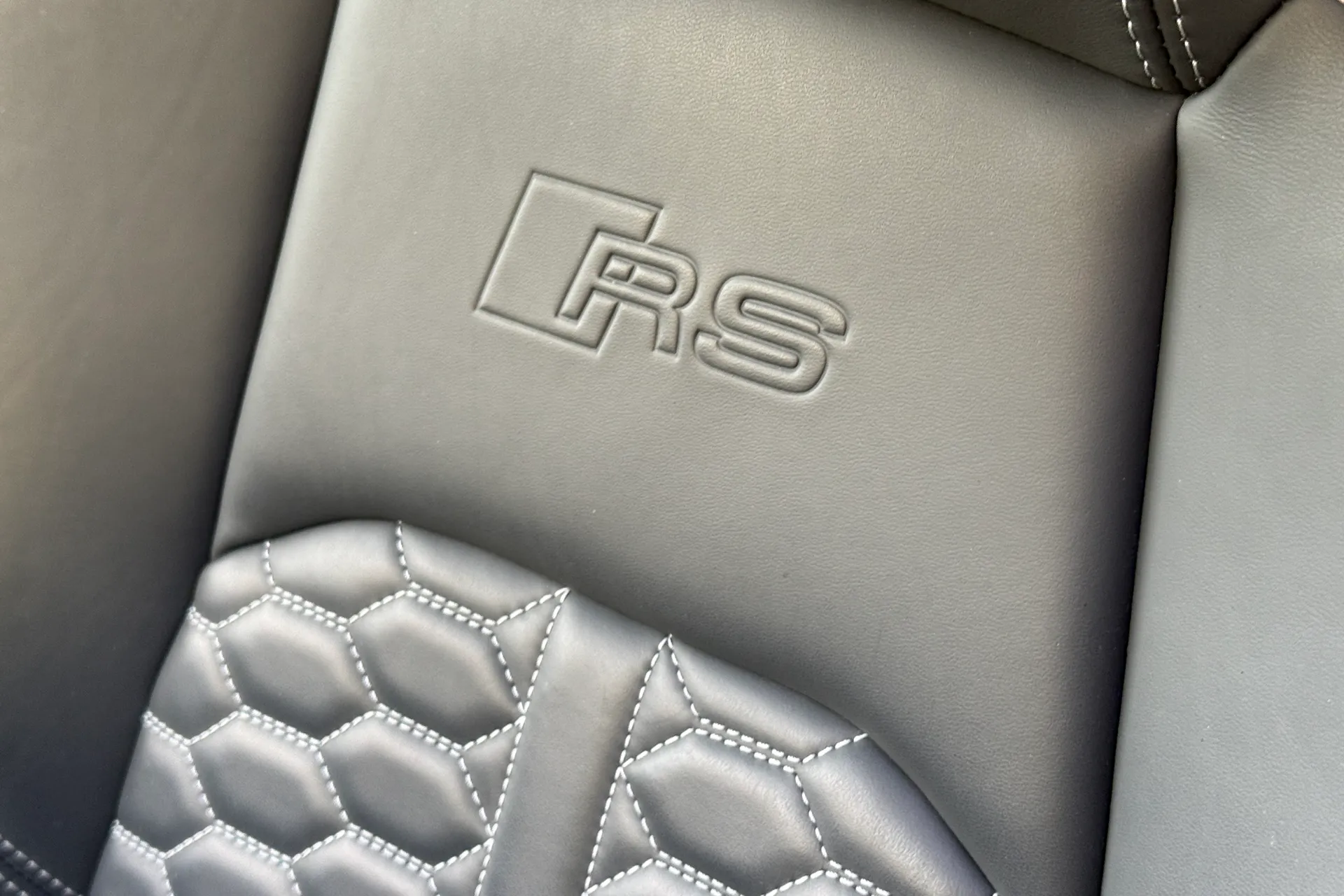 Audi RS4 thumbnail image number 47