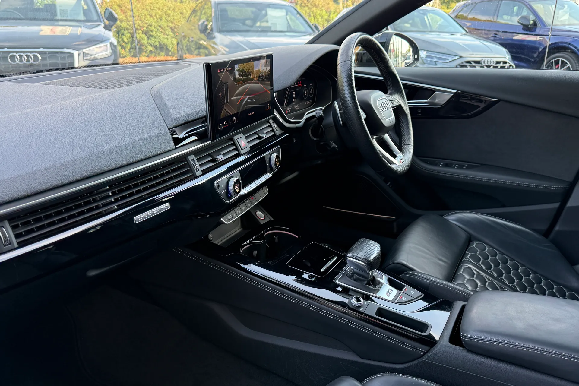 Audi RS4 thumbnail image number 46