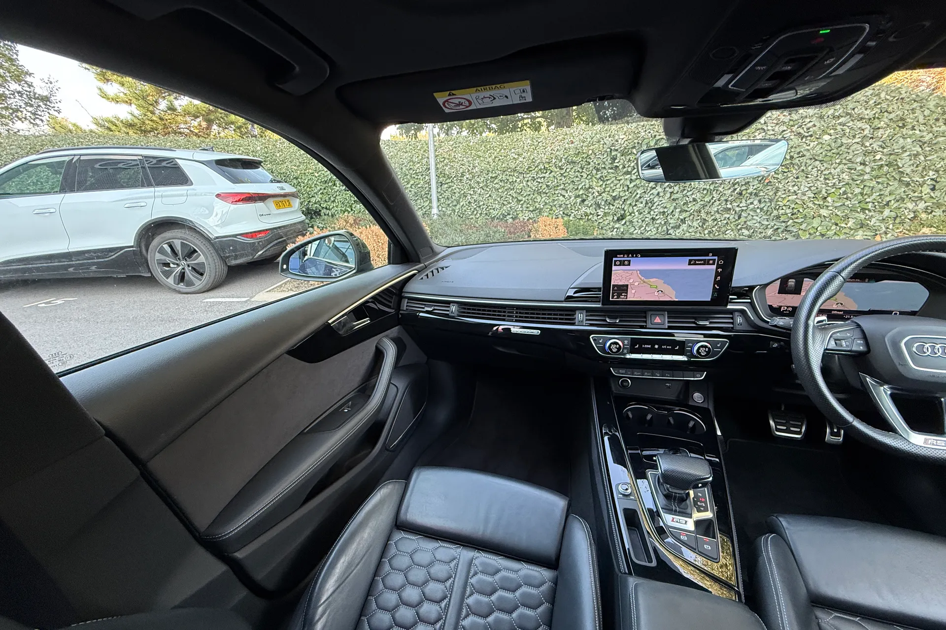 Audi RS4 thumbnail image number 57
