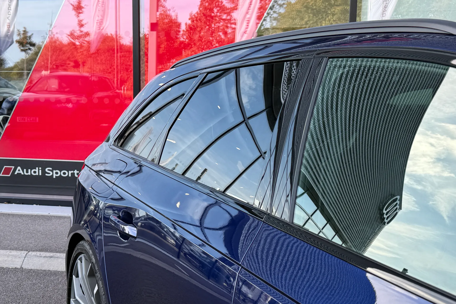 Audi RS4 thumbnail image number 42