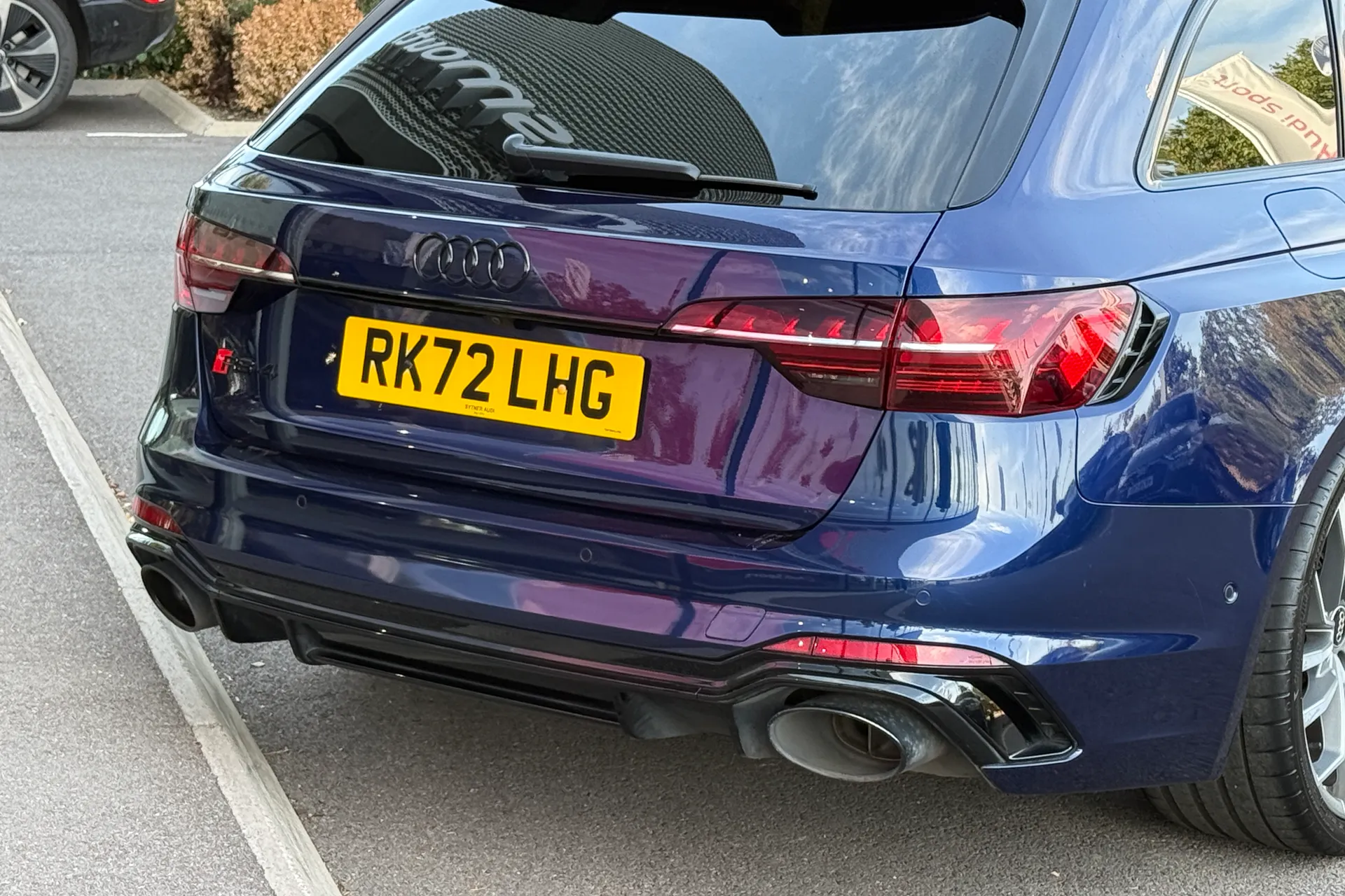 Audi RS4 thumbnail image number 43