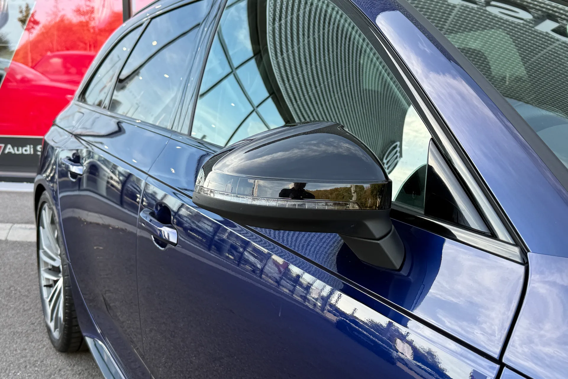 Audi RS4 thumbnail image number 16