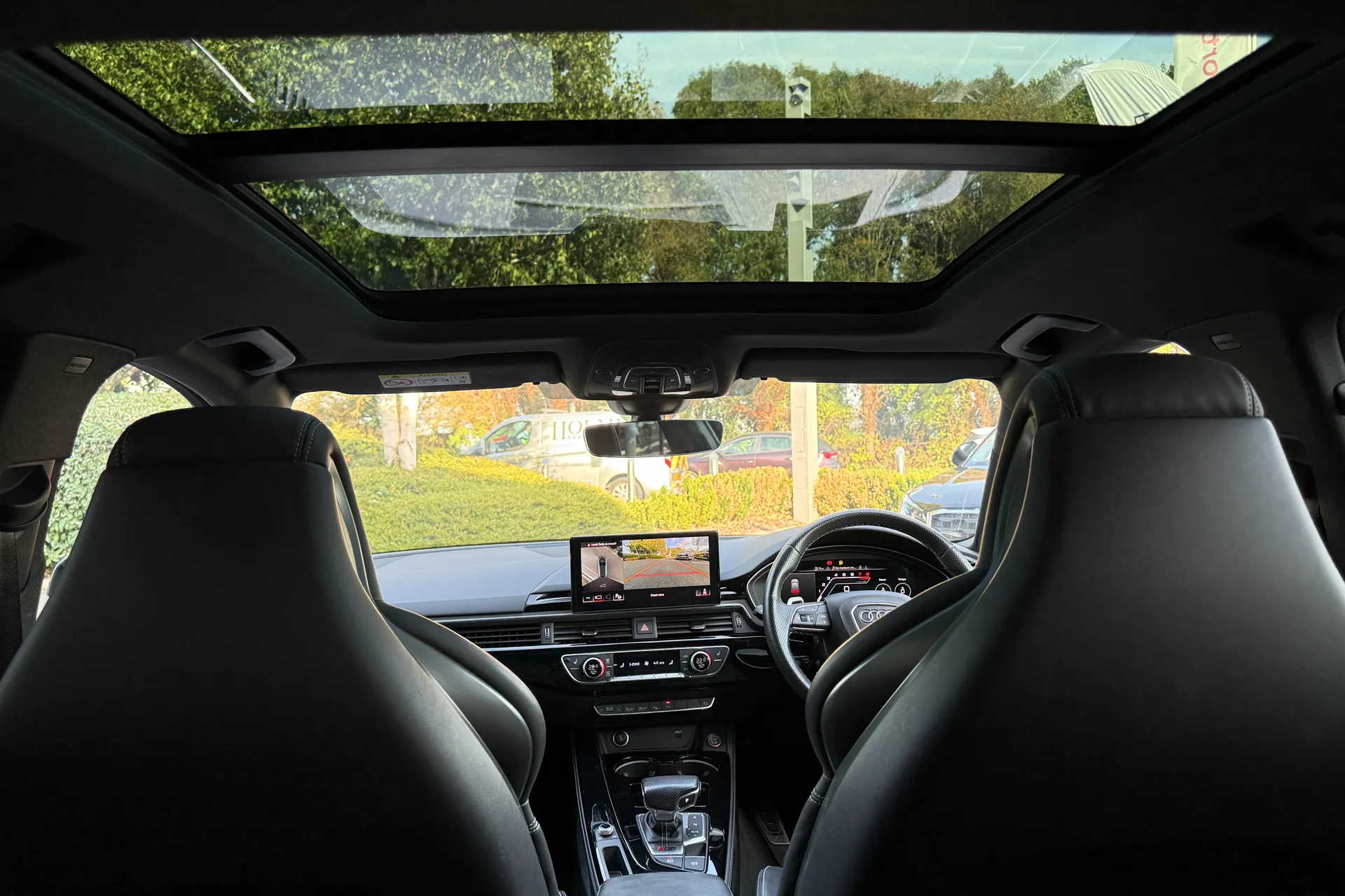 Audi RS4 thumbnail image number 17