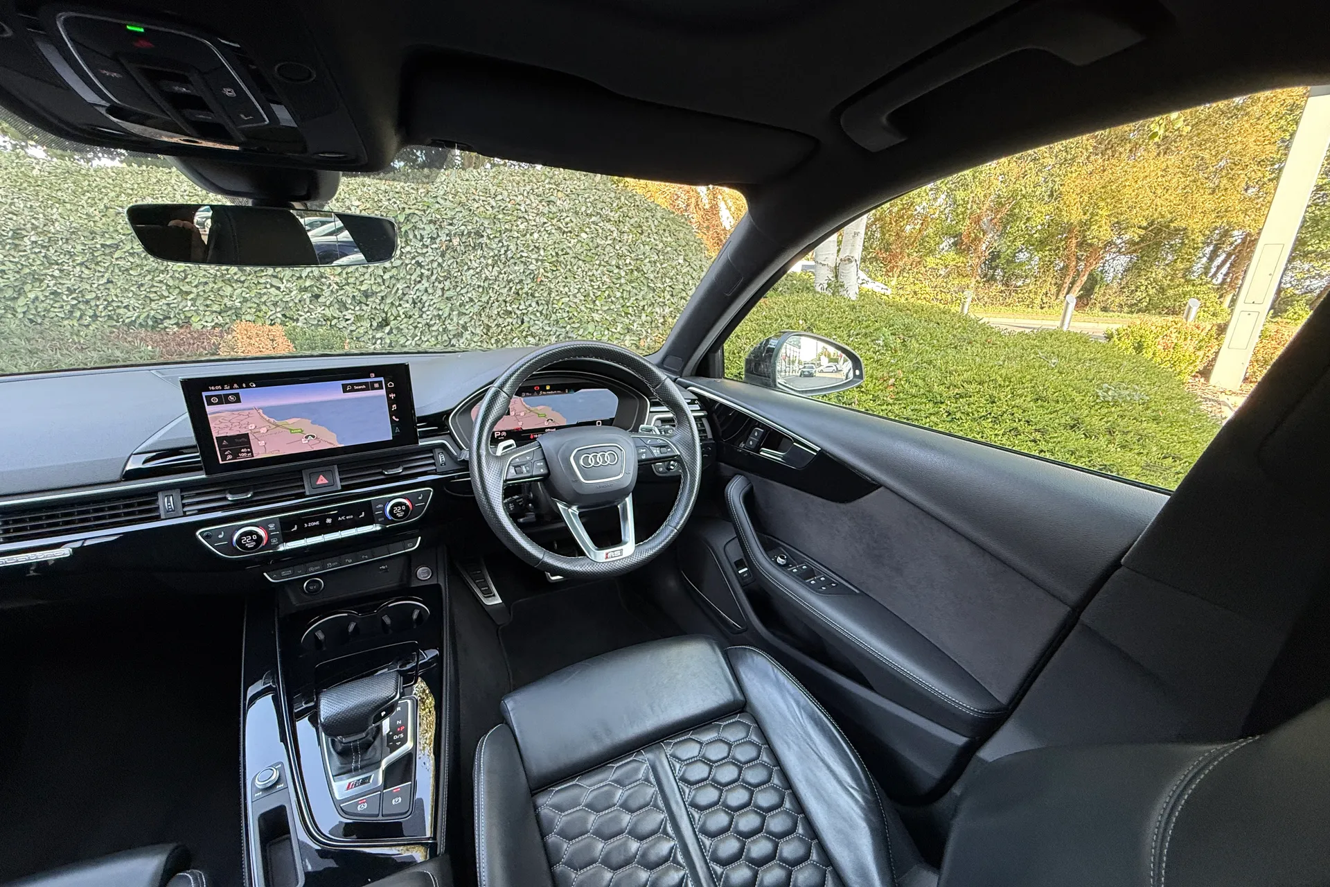 Audi RS4 thumbnail image number 58