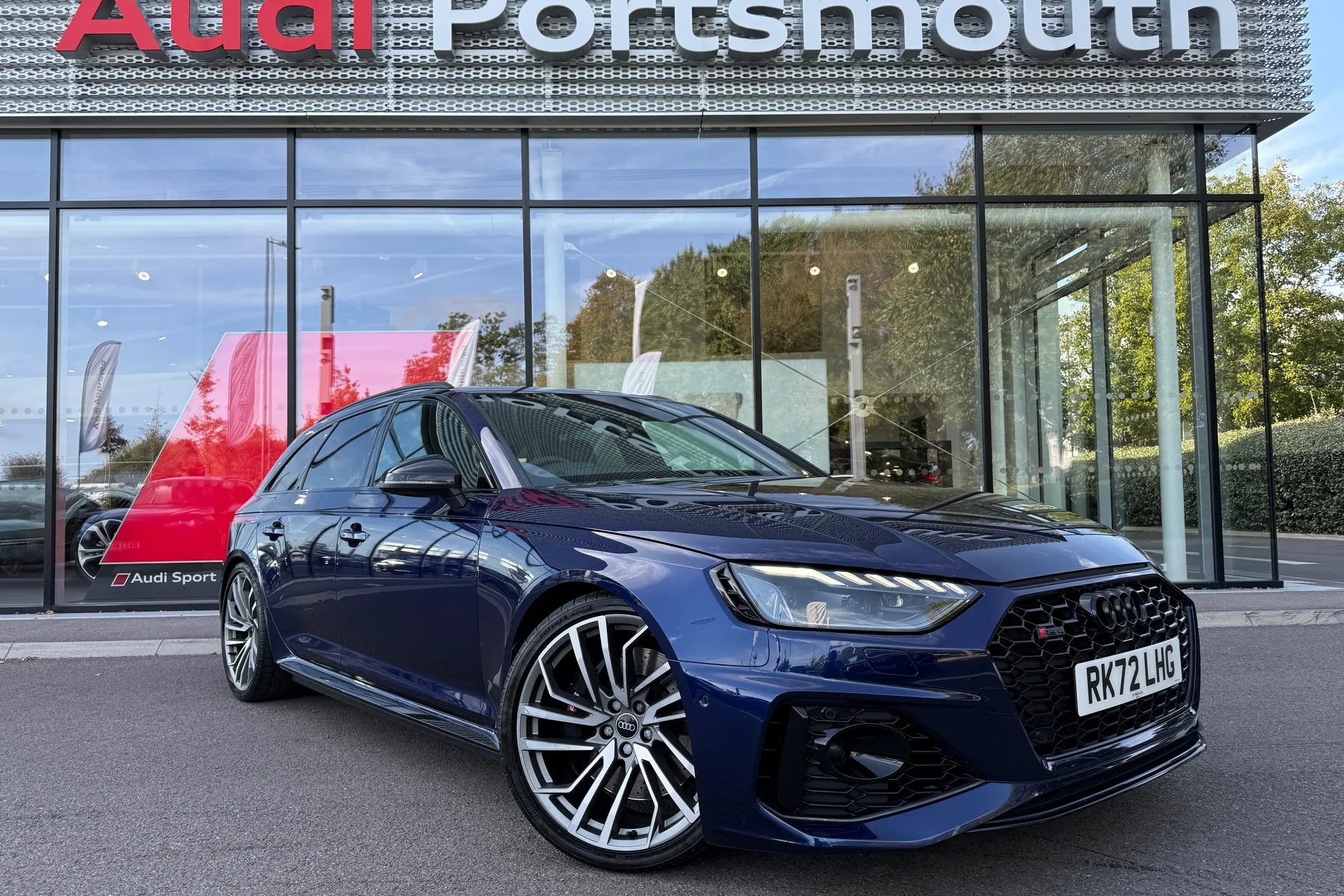 Audi RS4 focused image