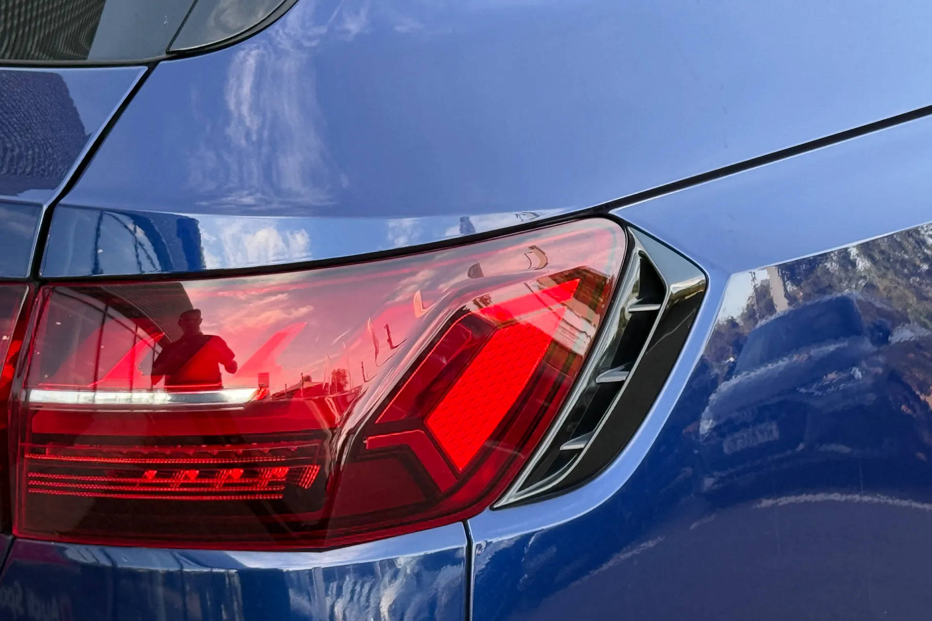 Audi RS4 thumbnail image number 53