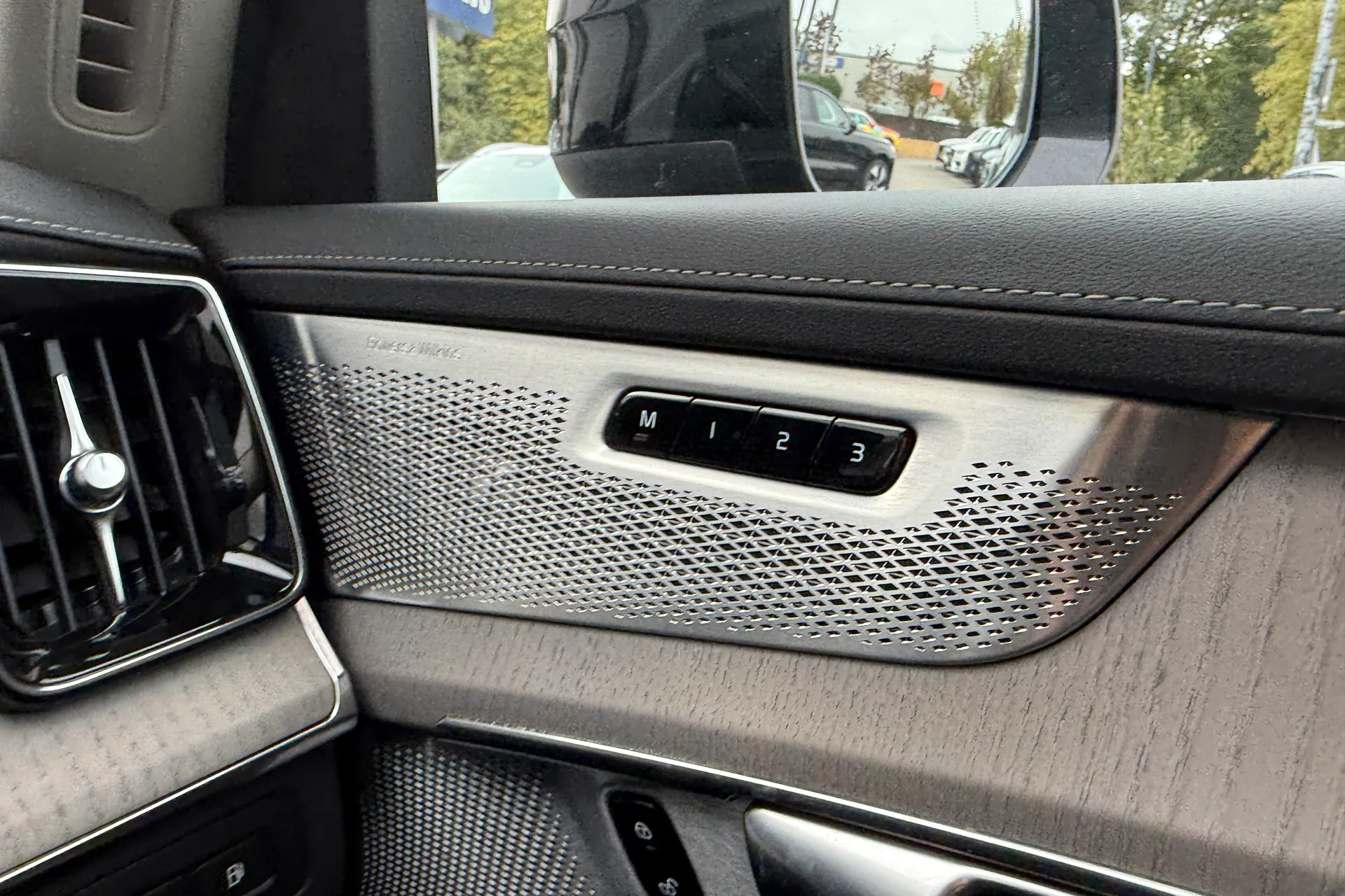 Volvo XC90 thumbnail image number 44