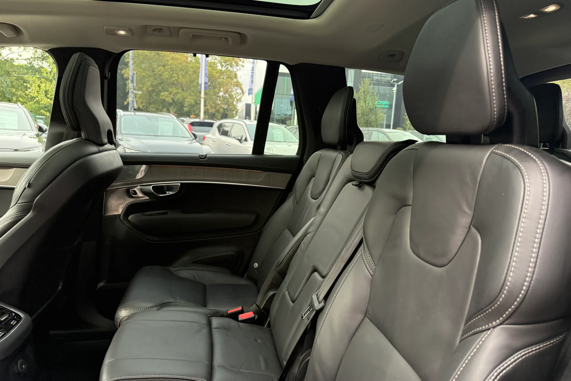 Volvo XC90 thumbnail image number 32