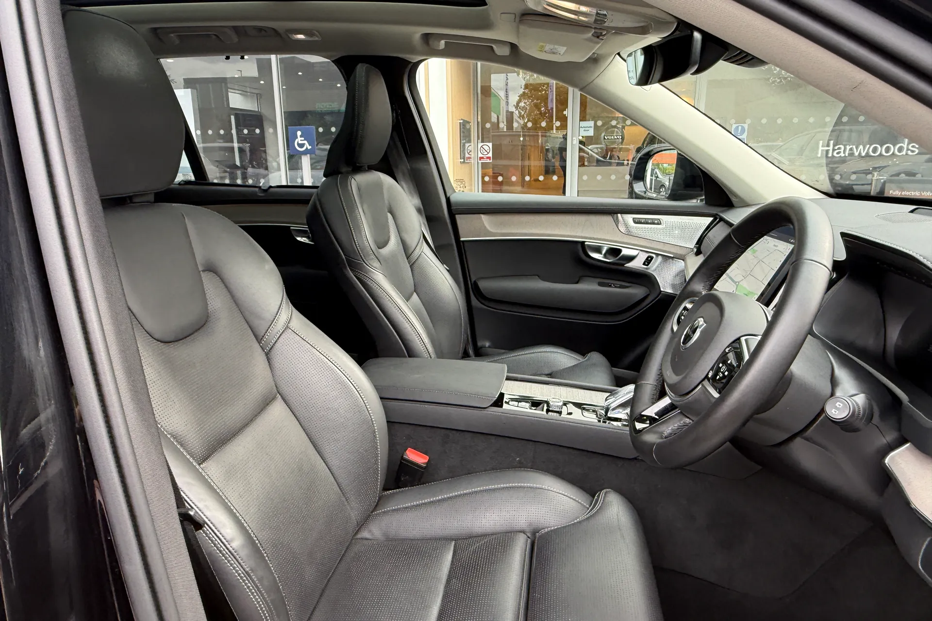 Volvo XC90 thumbnail image number 28