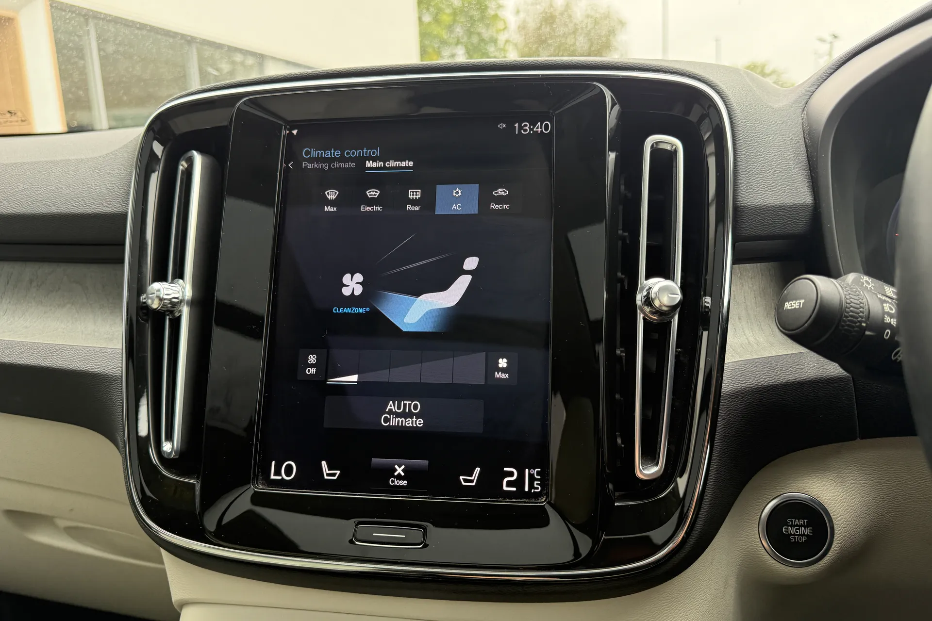 Volvo XC40 thumbnail image number 37