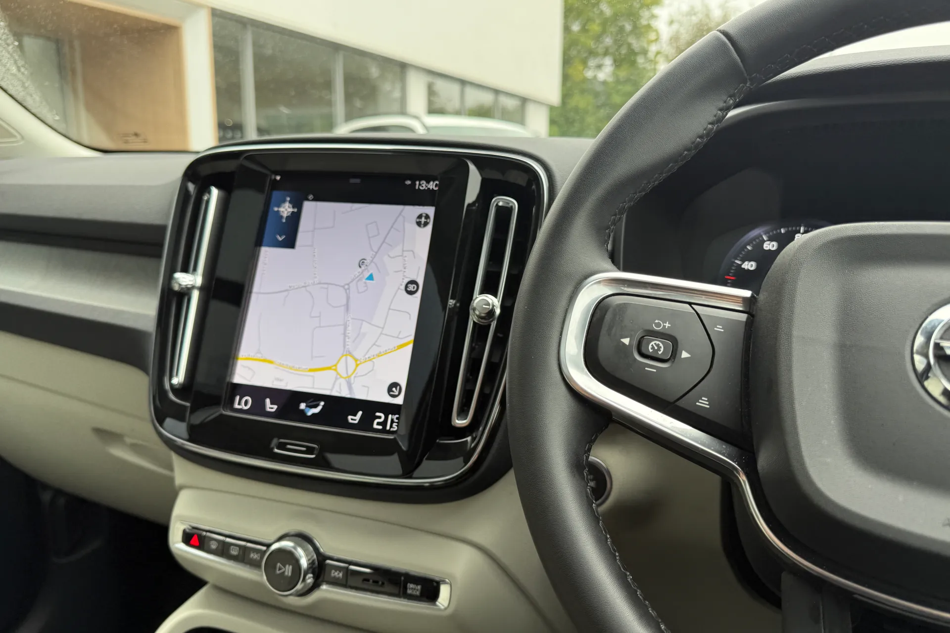 Volvo XC40 thumbnail image number 35