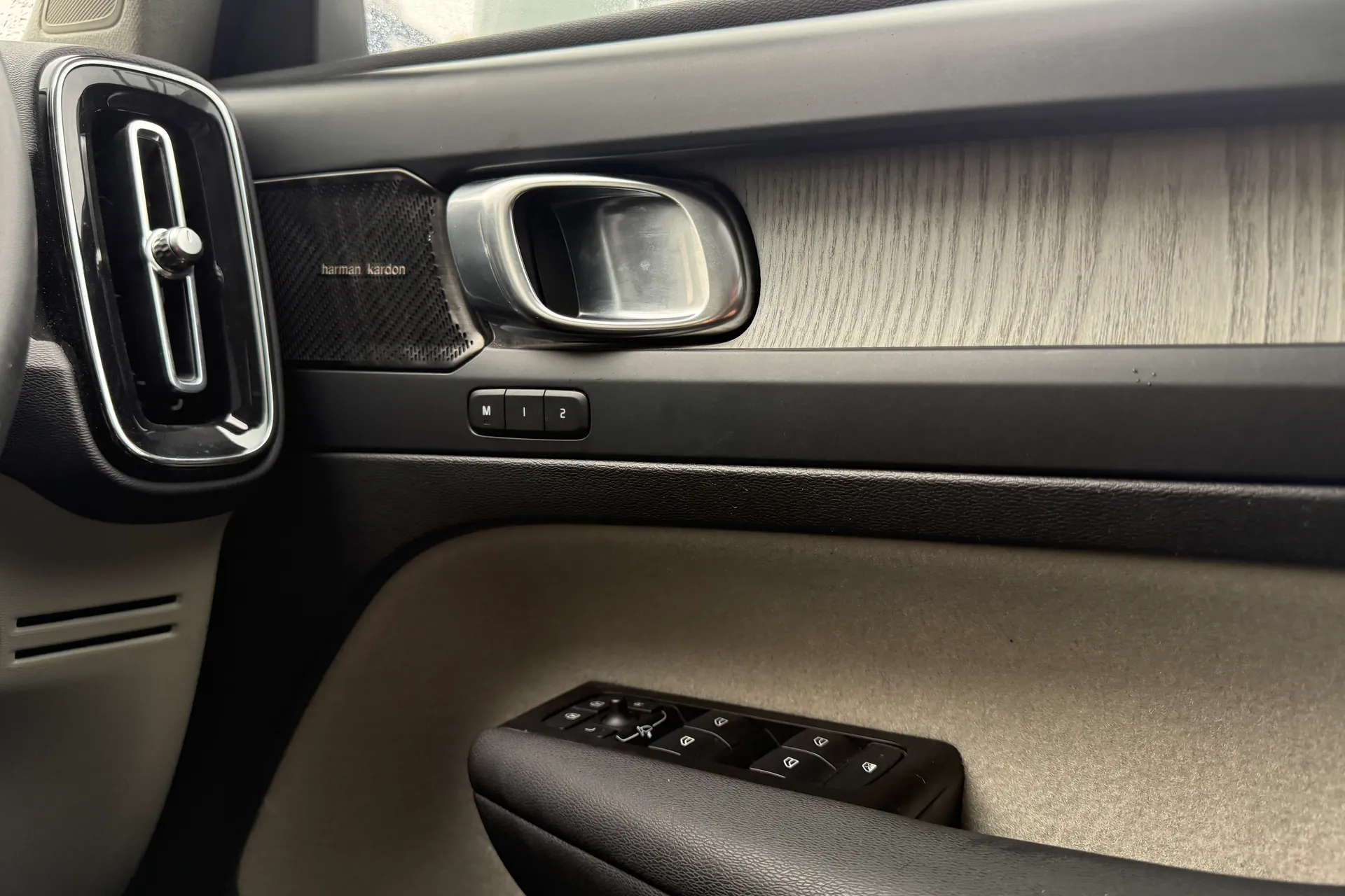 Volvo XC40 thumbnail image number 40