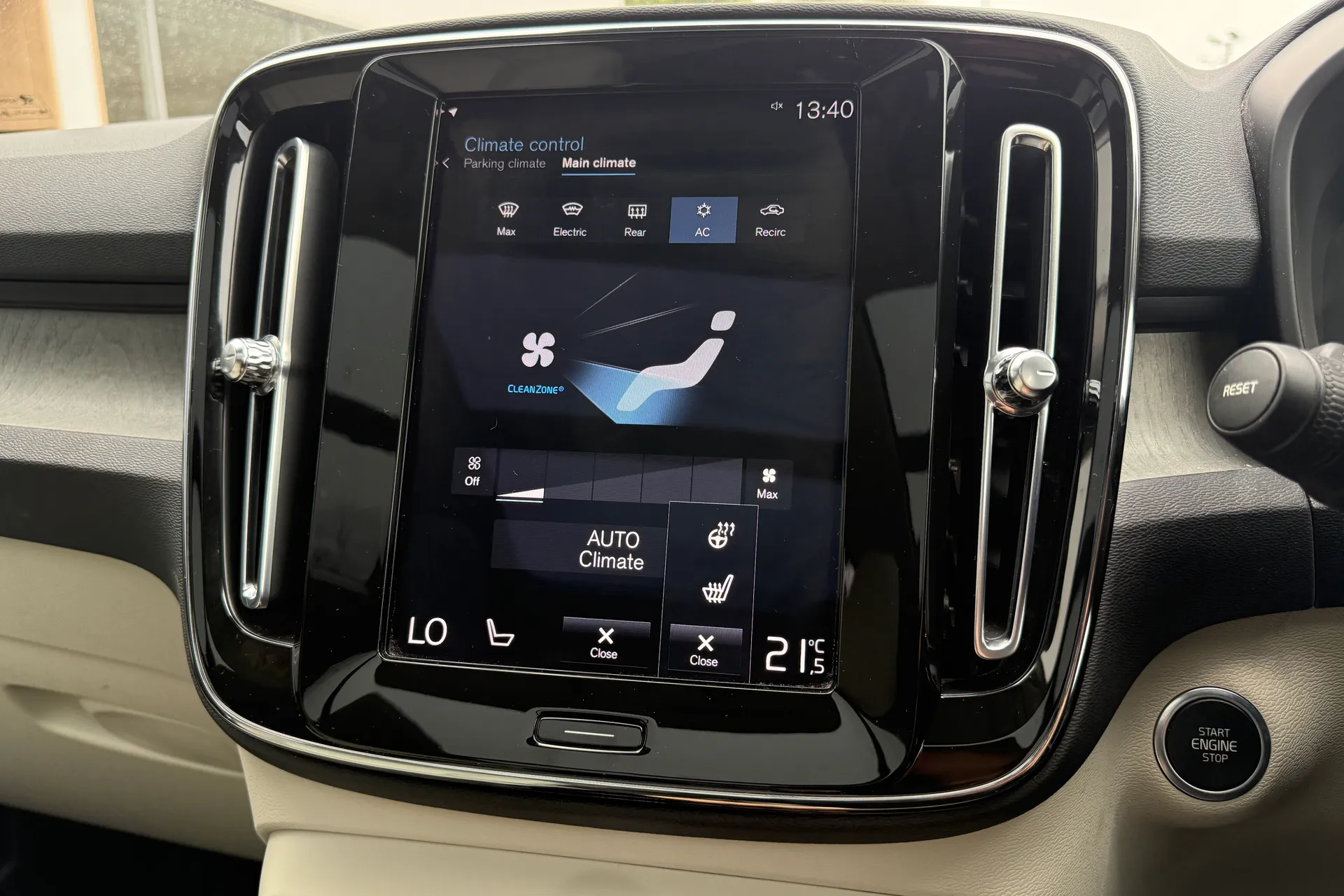 Volvo XC40 thumbnail image number 38