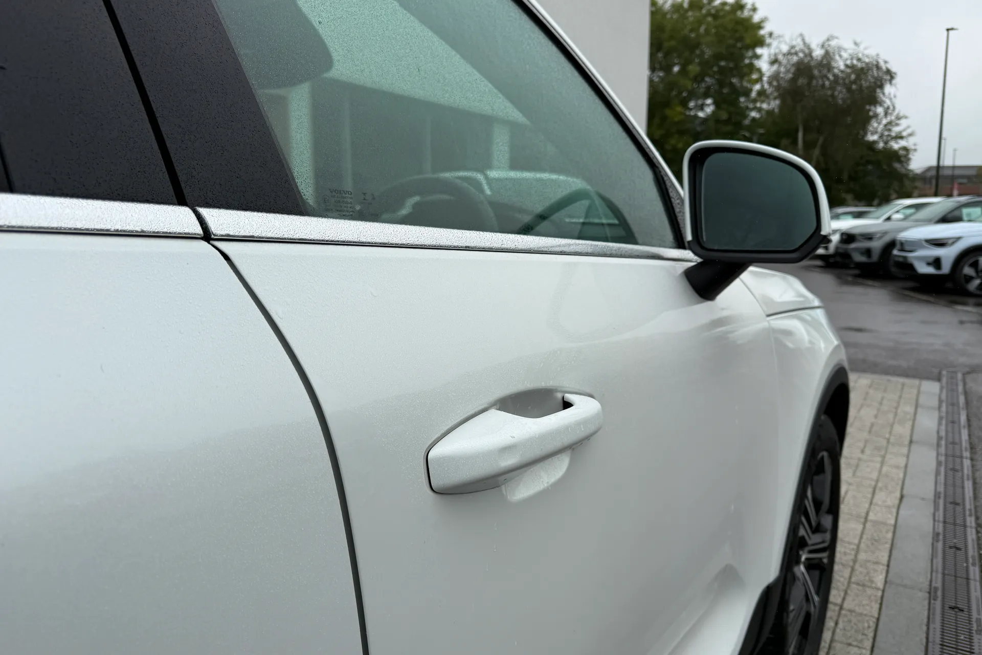 Volvo XC40 thumbnail image number 15