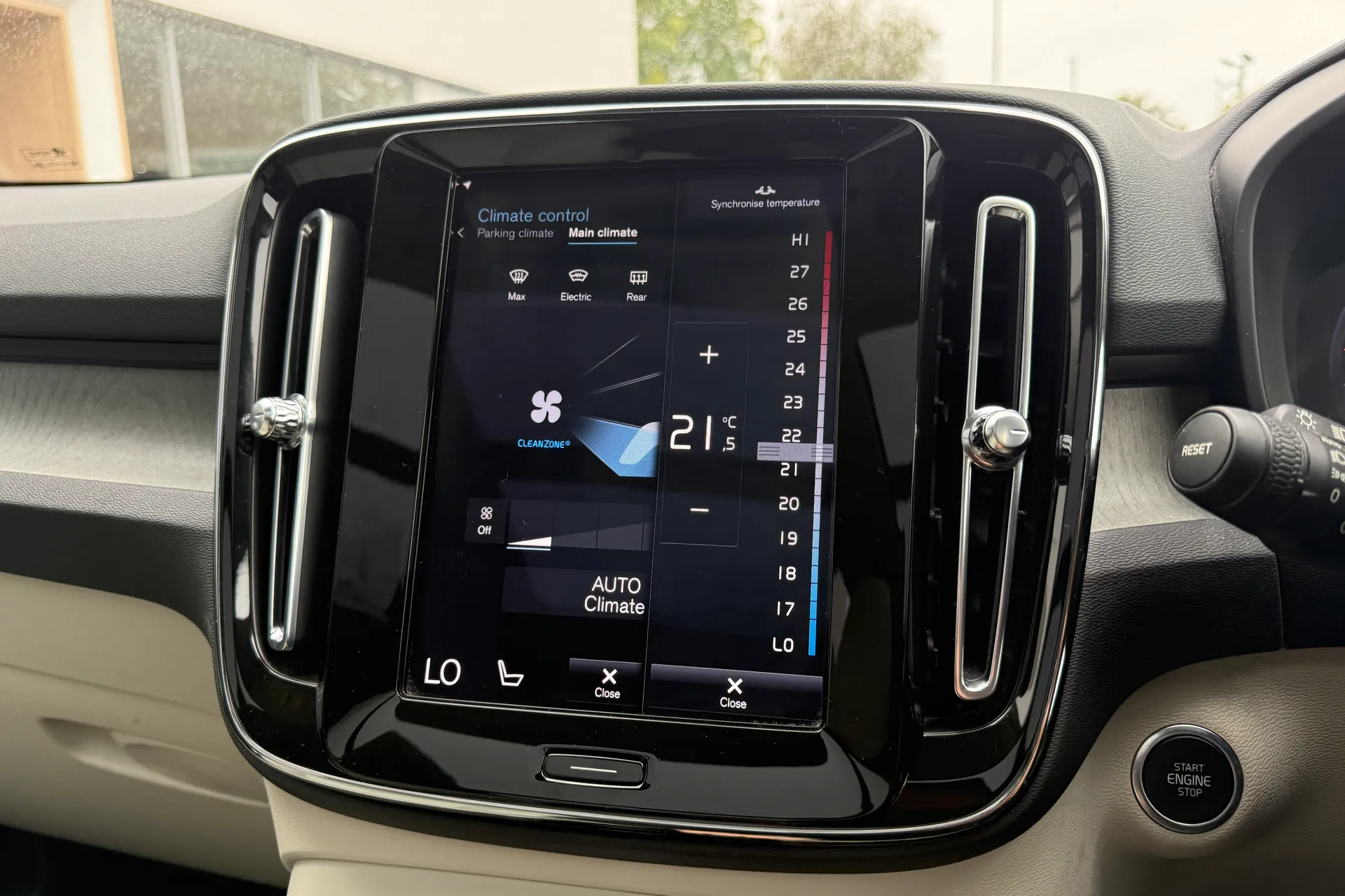 Volvo XC40 thumbnail image number 39