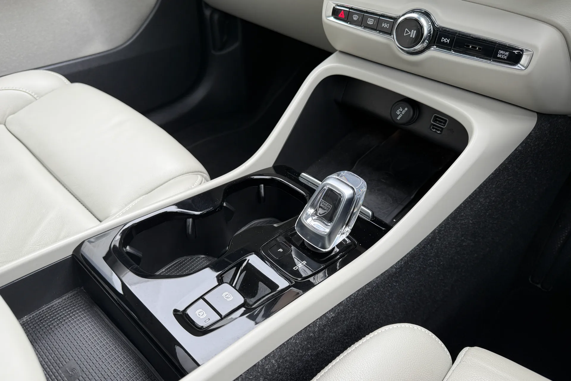 Volvo XC40 thumbnail image number 41