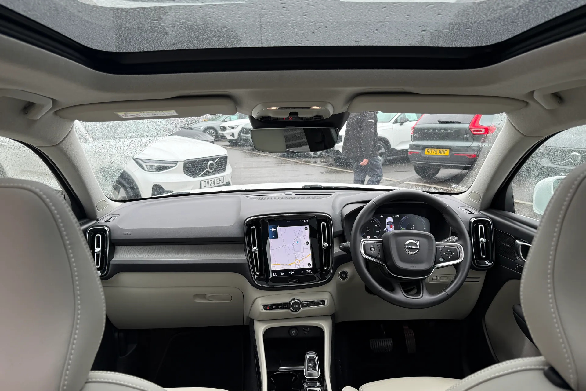 Volvo XC40 thumbnail image number 3