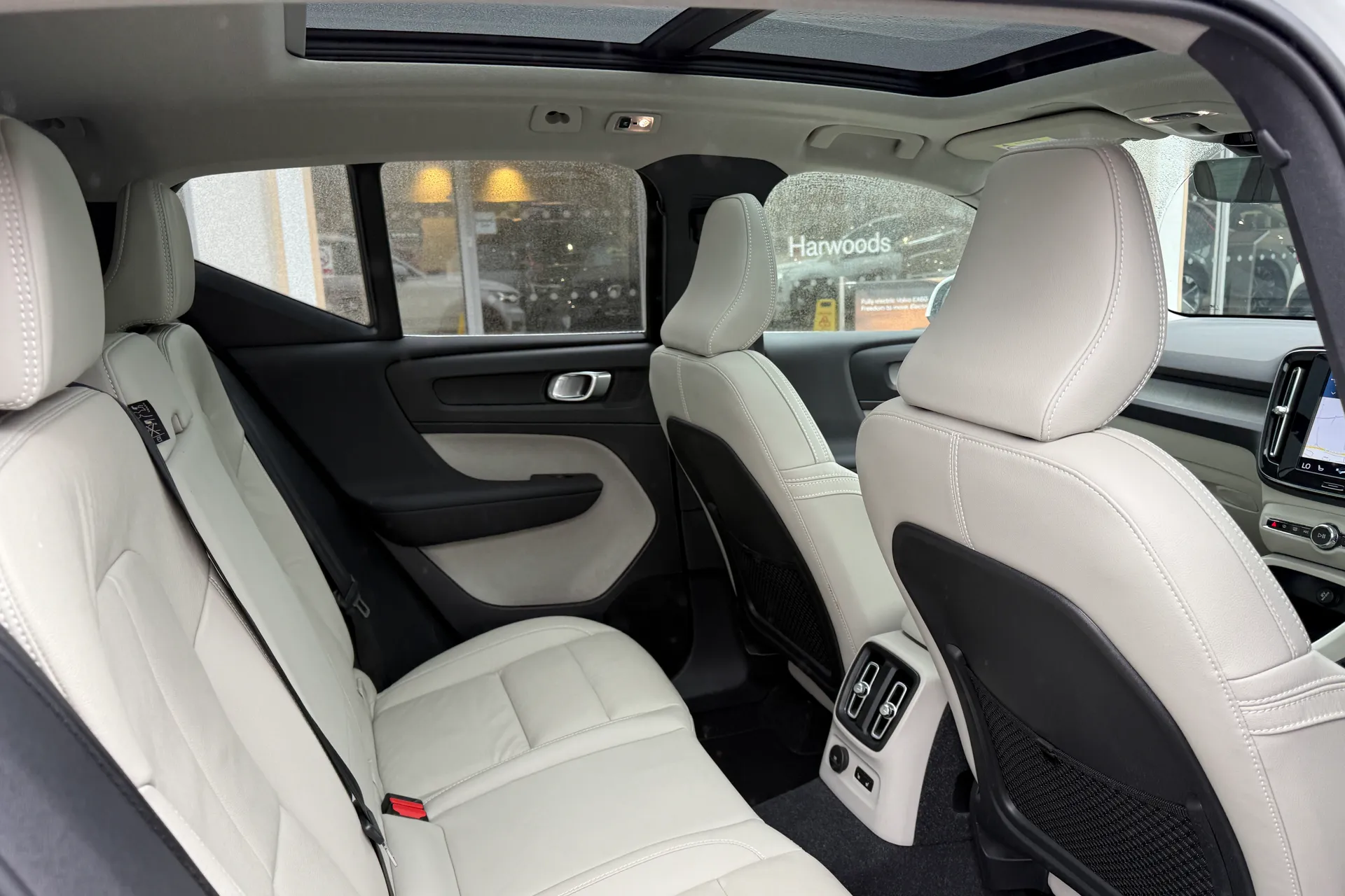 Volvo XC40 thumbnail image number 23