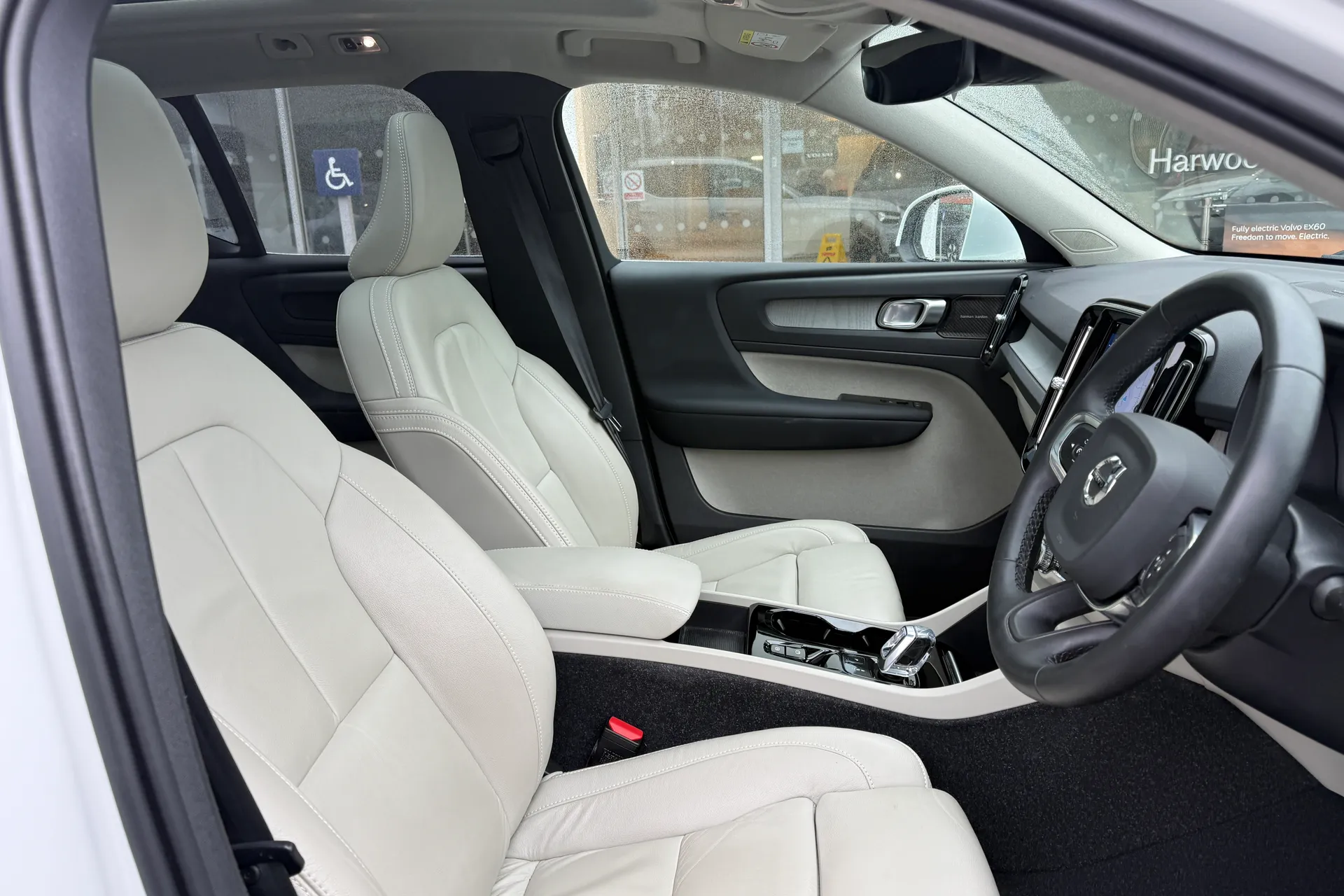 Volvo XC40 thumbnail image number 26