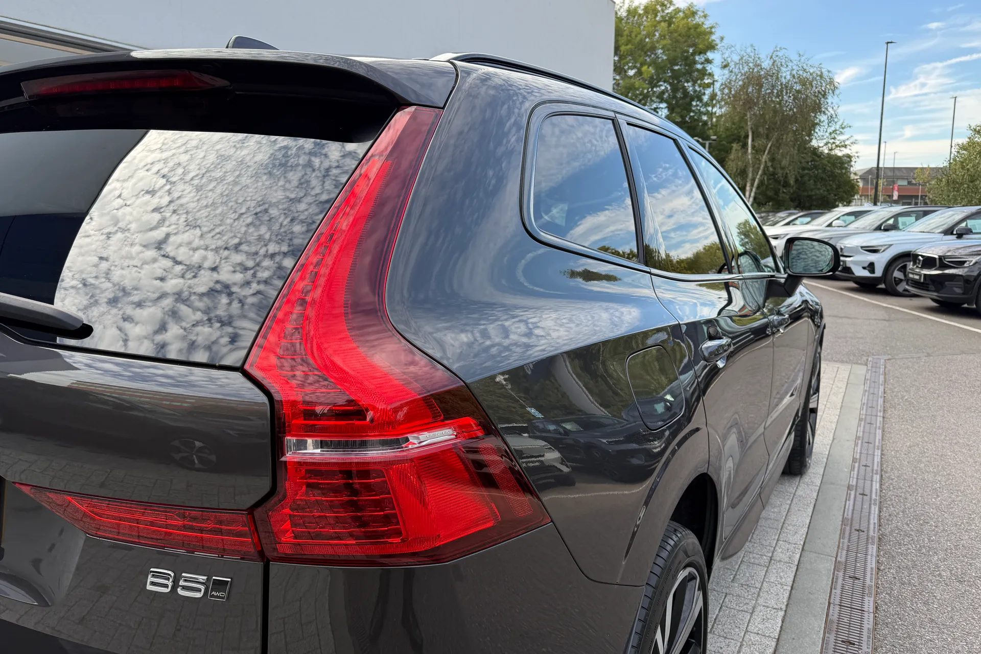 Volvo XC60 thumbnail image number 17