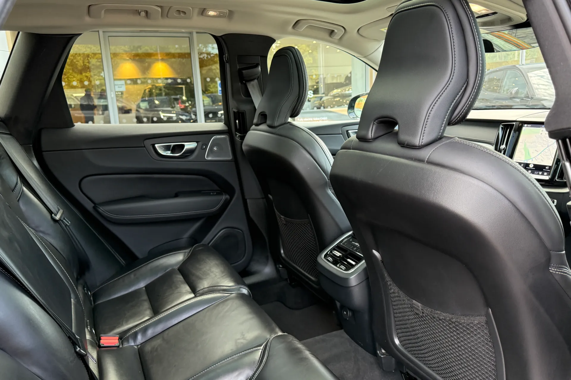 Volvo XC60 thumbnail image number 23