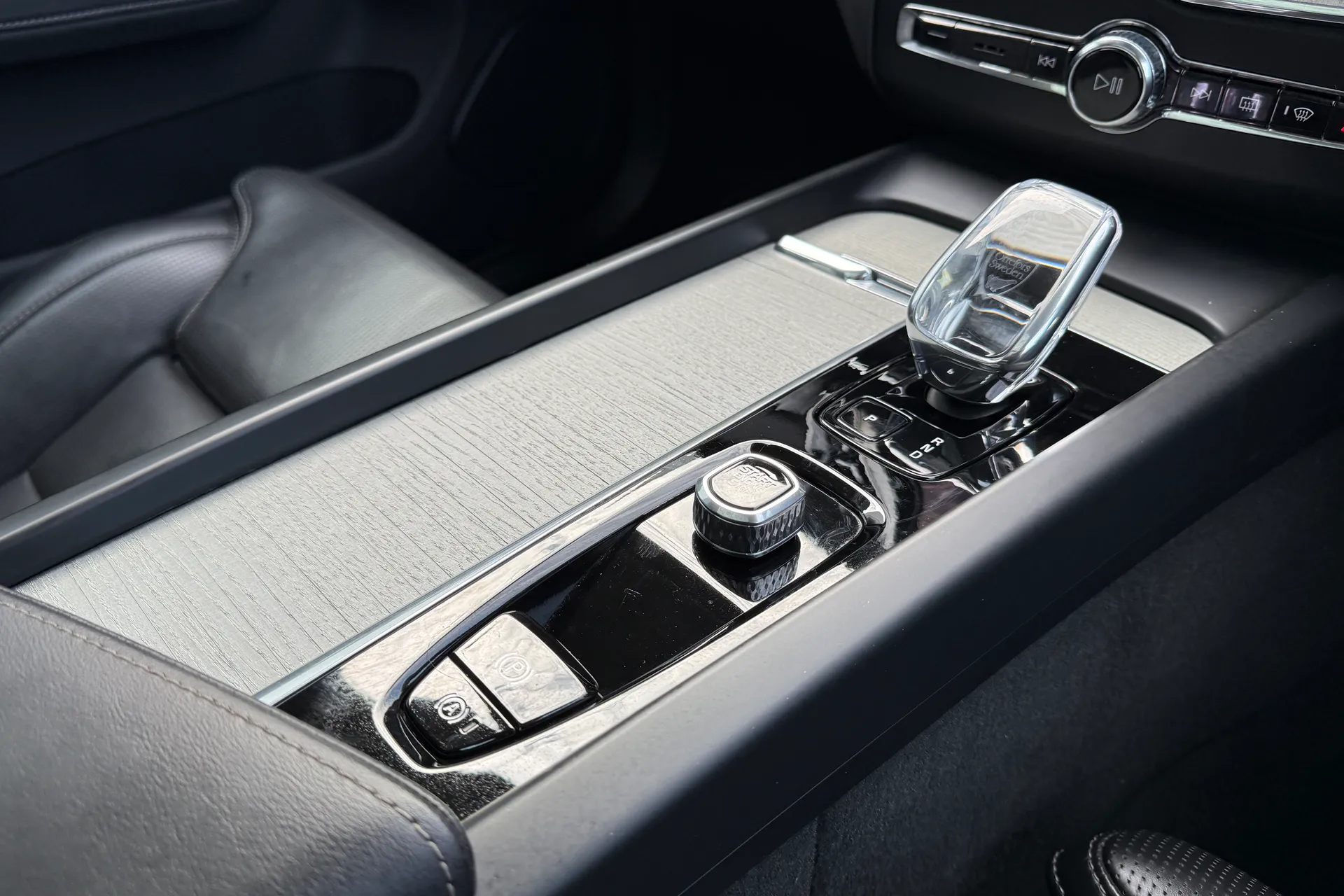 Volvo XC60 thumbnail image number 43