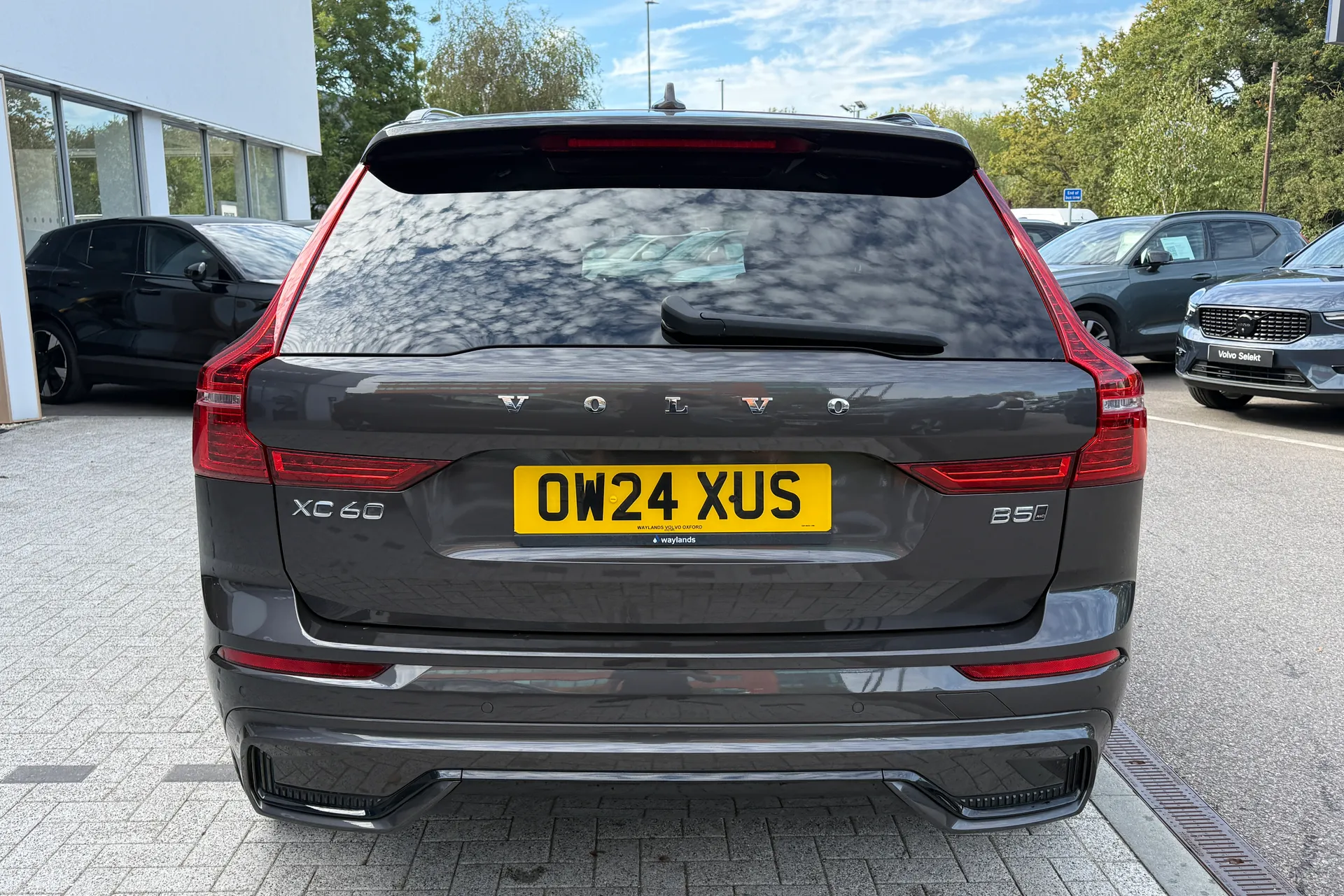 Volvo XC60 thumbnail image number 9