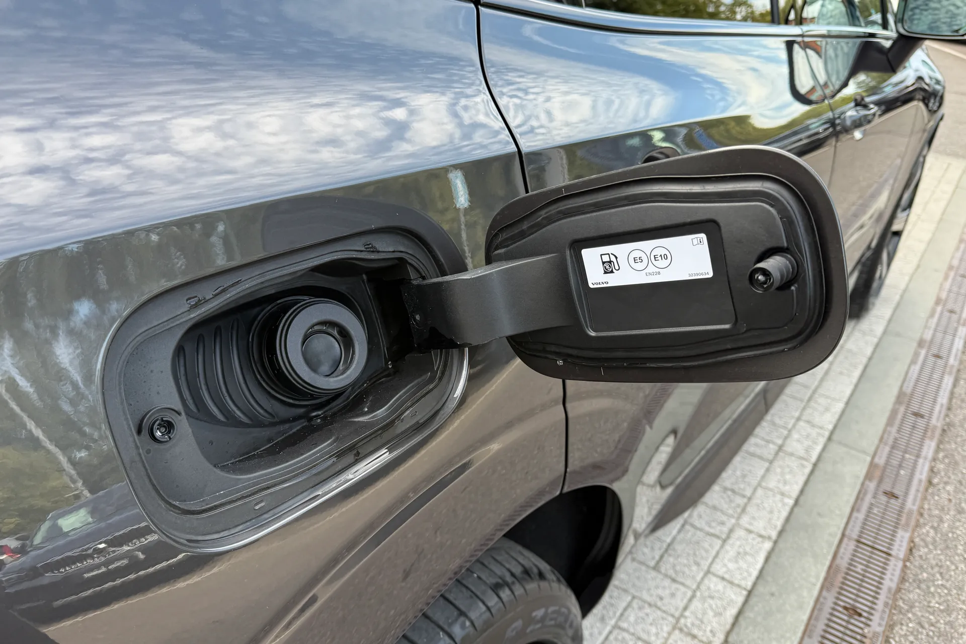 Volvo XC60 thumbnail image number 16