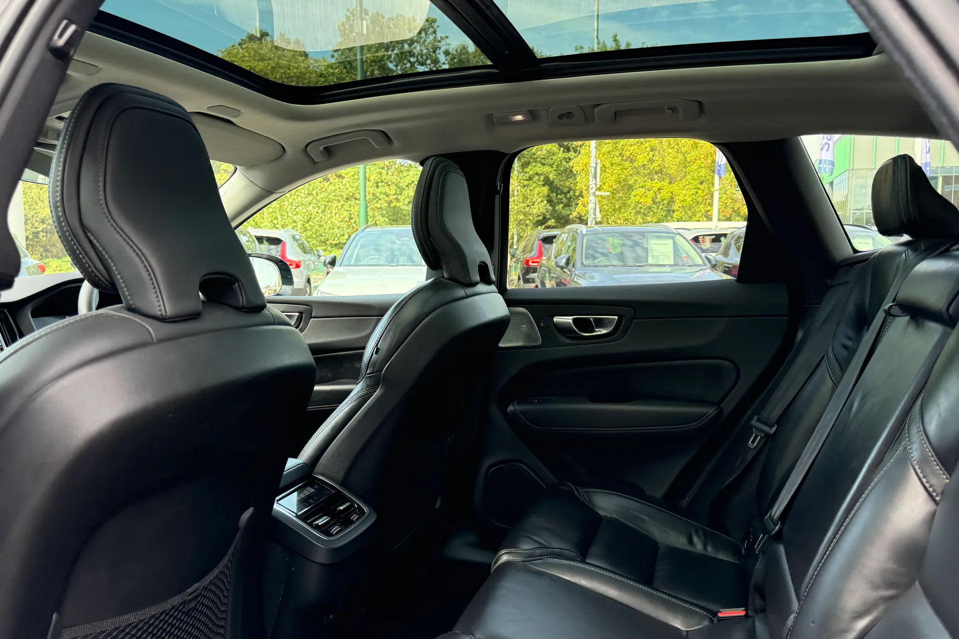 Volvo XC60 thumbnail image number 29