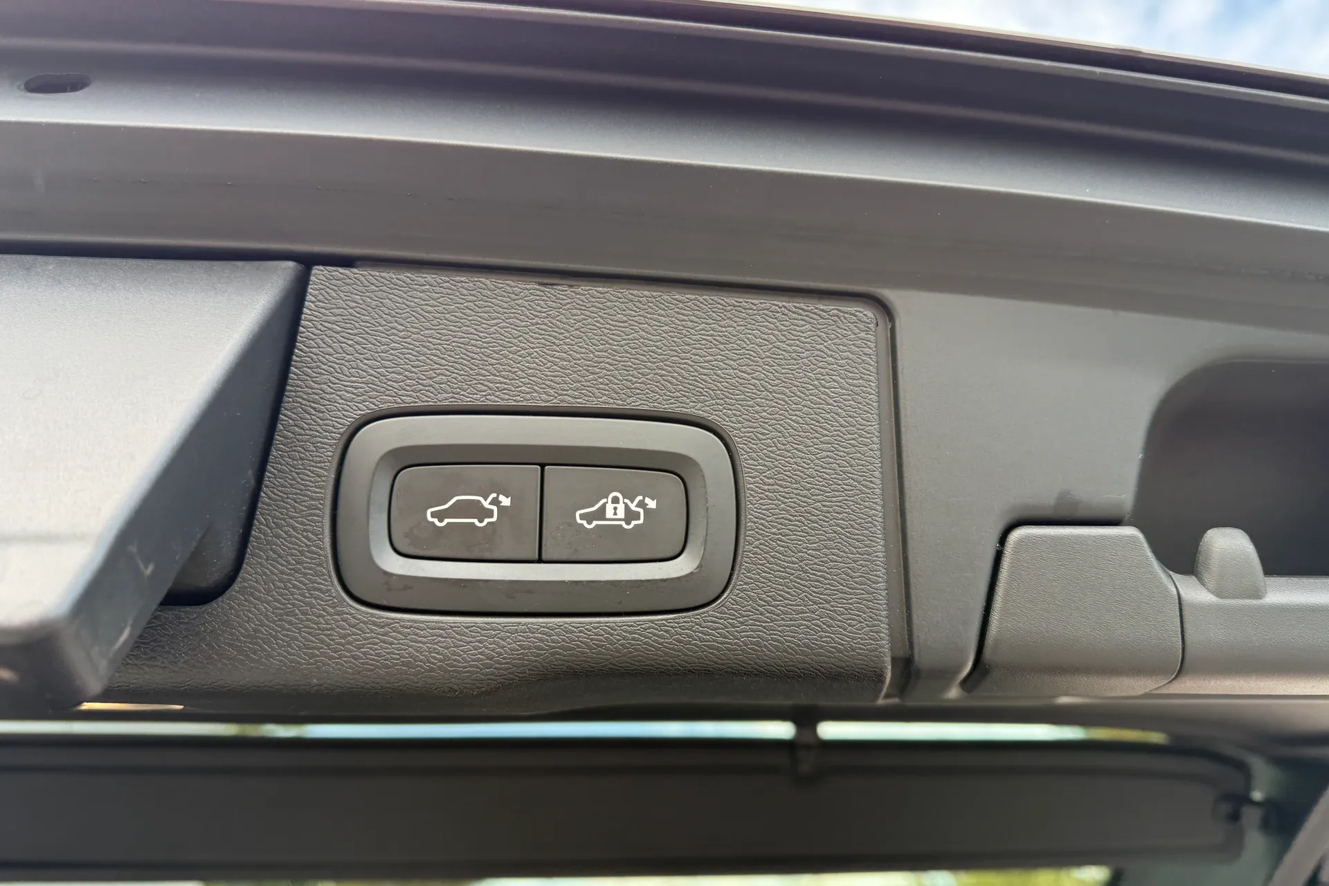 Volvo XC60 thumbnail image number 21