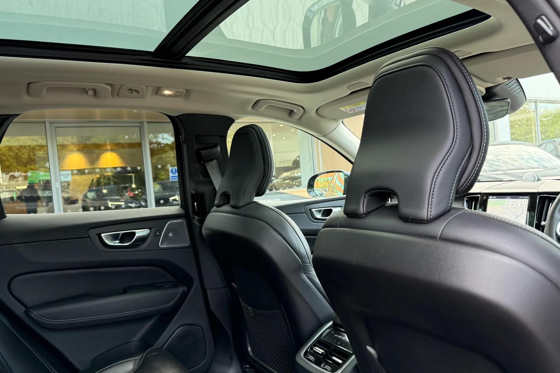 Volvo XC60 thumbnail image number 24