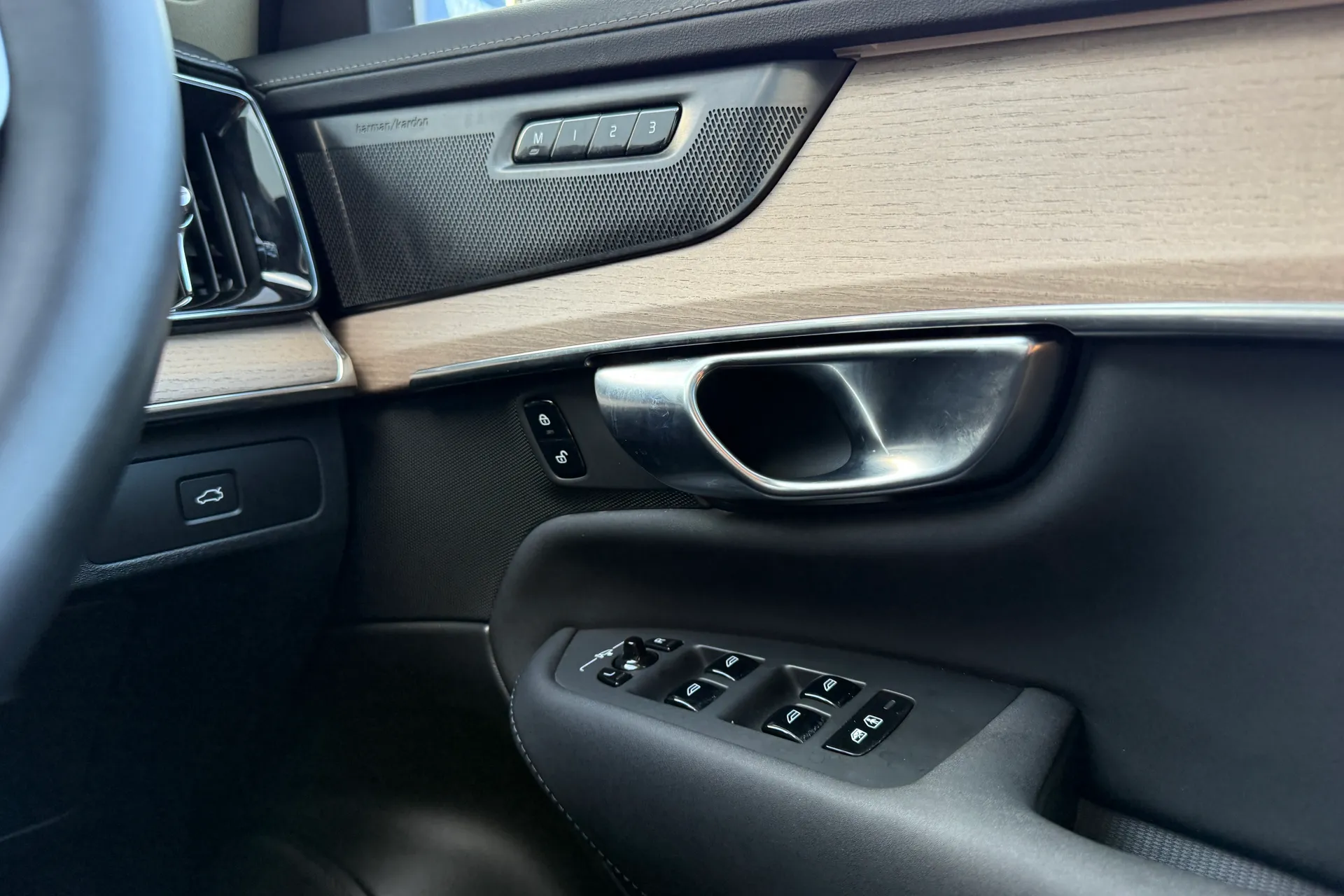 Volvo XC90 thumbnail image number 44