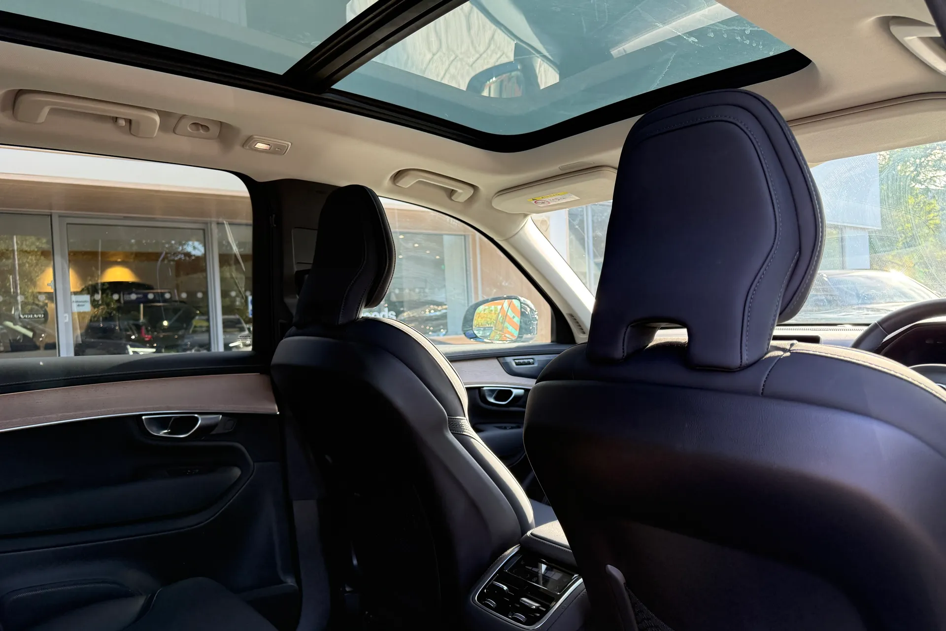 Volvo XC90 thumbnail image number 27