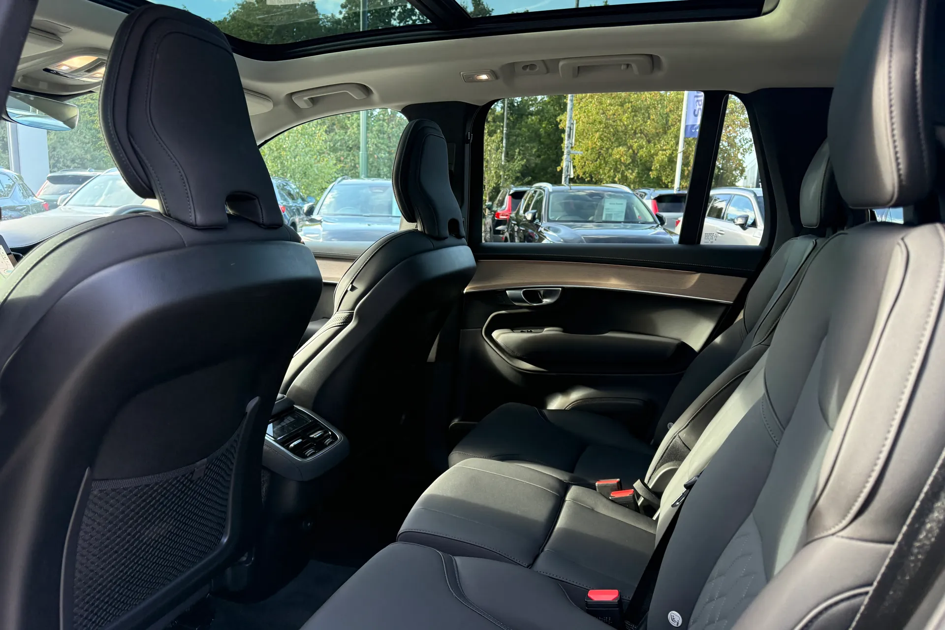 Volvo XC90 thumbnail image number 32