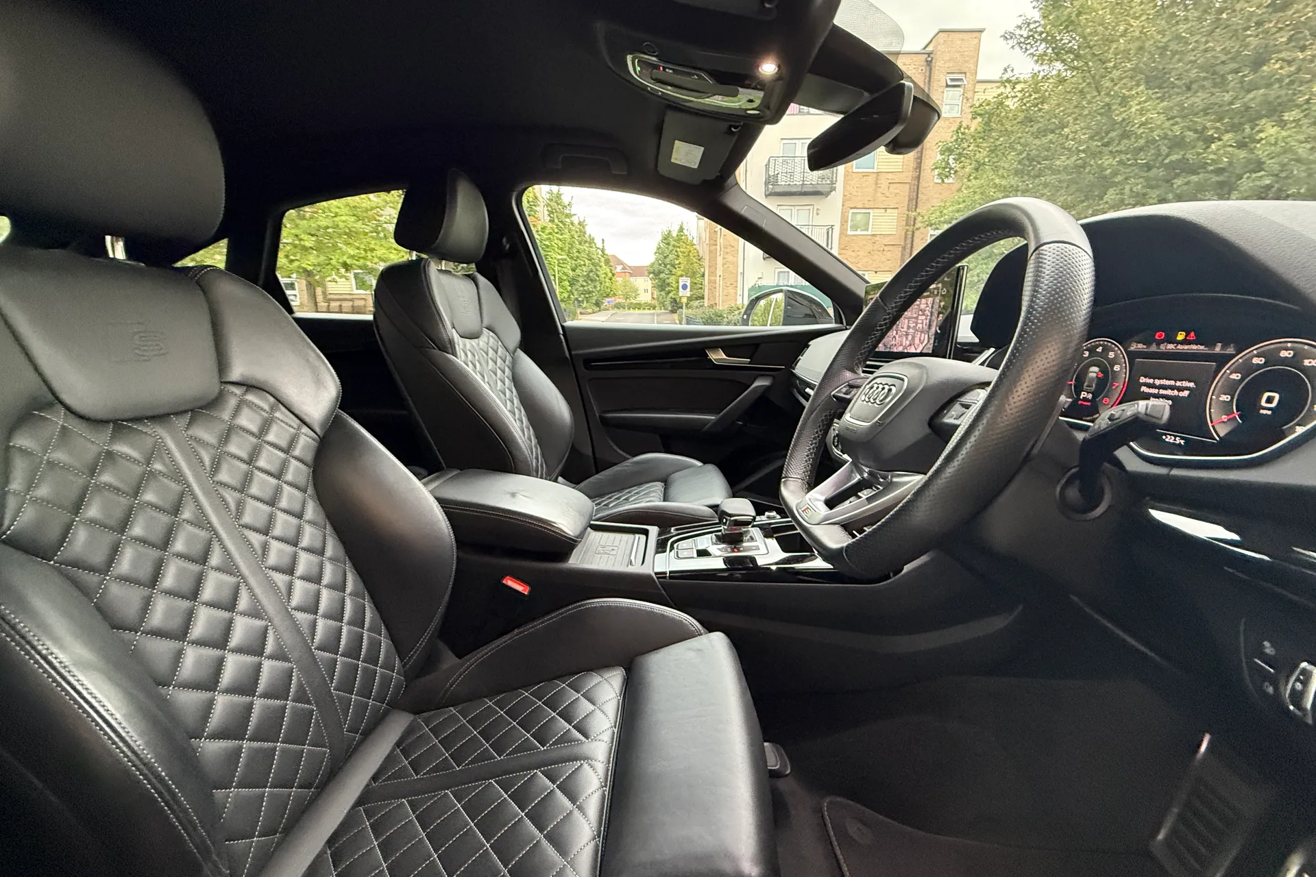 Audi Q5 thumbnail image number 25