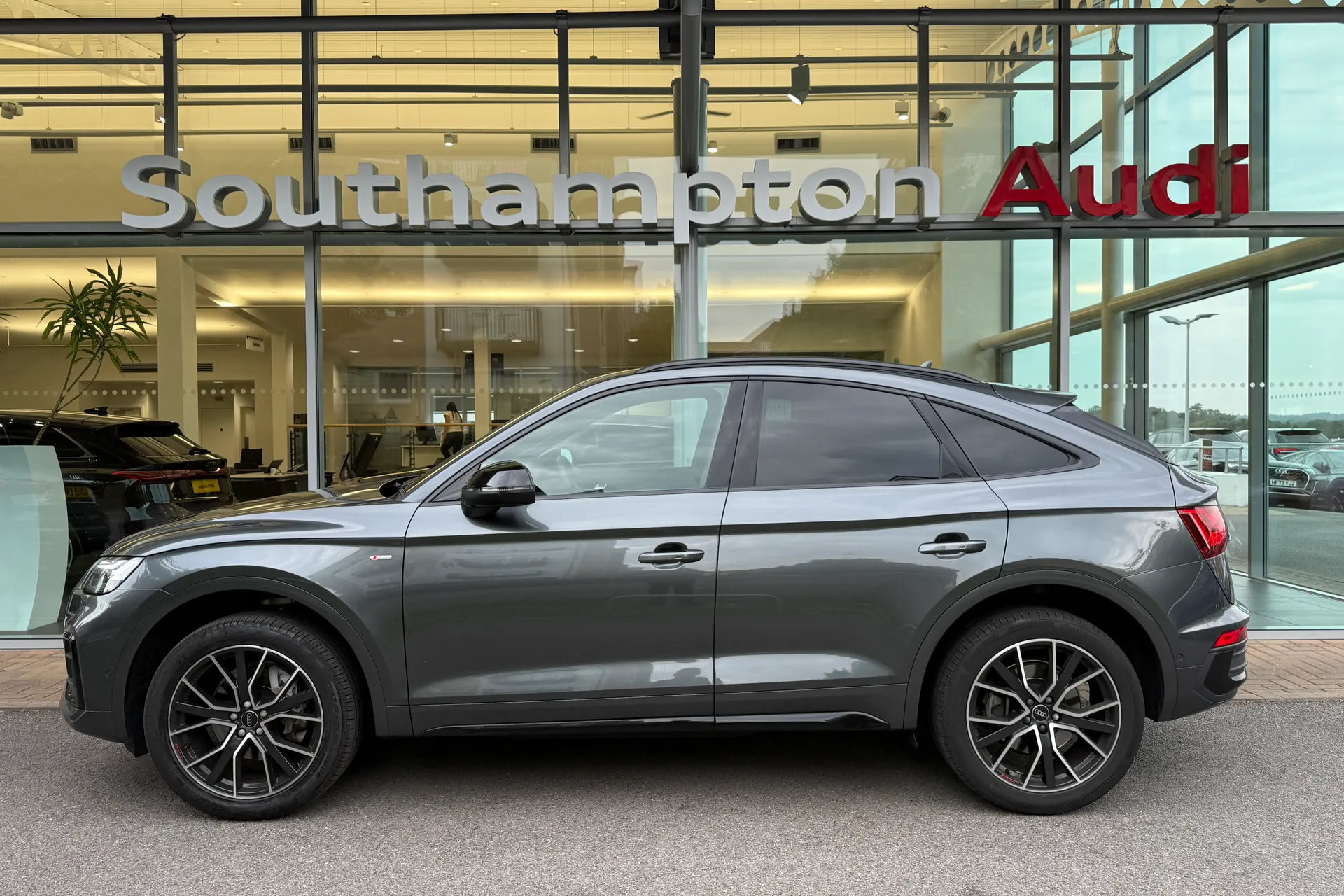 Audi Q5 thumbnail image number 45